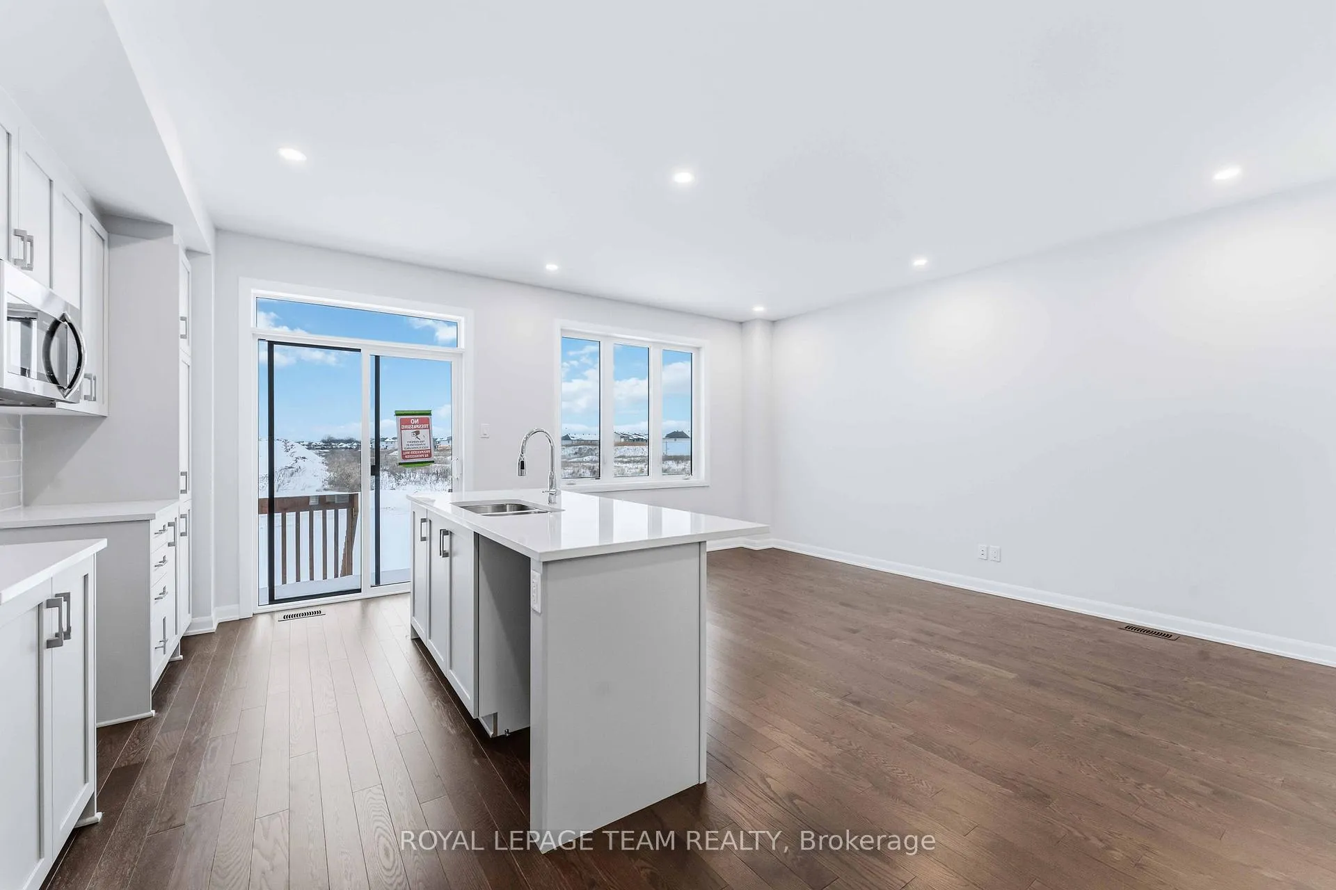 Photo 5 of 742 Fairline Row, Ottawa, Kanata - Emerald Meadows/Trailwest — HOMEH