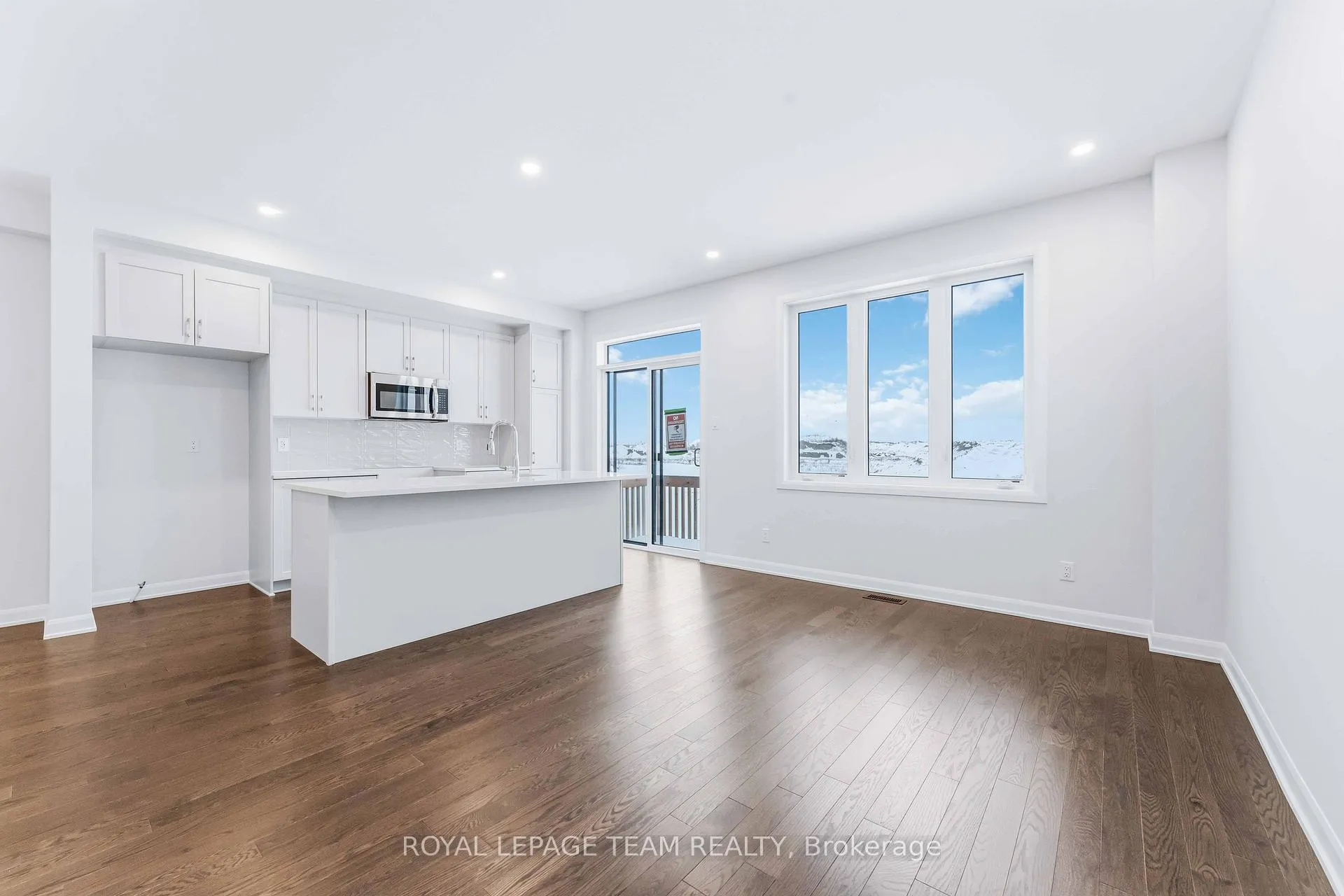 Photo 9 of 742 Fairline Row, Ottawa, Kanata - Emerald Meadows/Trailwest — HOMEH