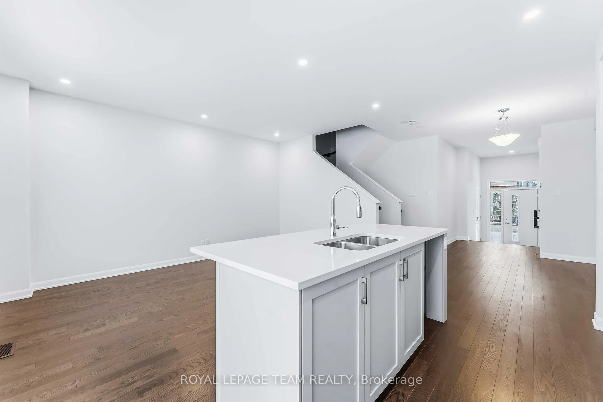 Photo 15 of 742 Fairline Row, Ottawa, Kanata - Emerald Meadows/Trailwest — HOMEH
