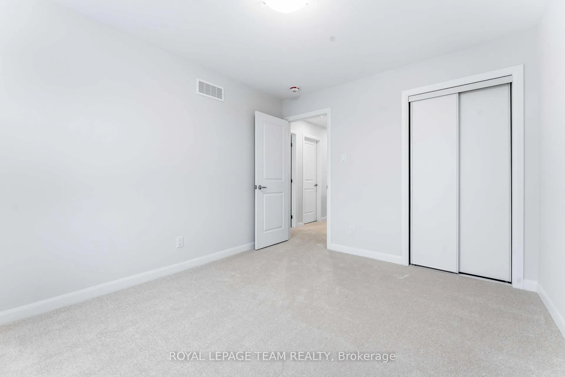 Photo 27 of 742 Fairline Row, Ottawa, Kanata - Emerald Meadows/Trailwest — HOMEH