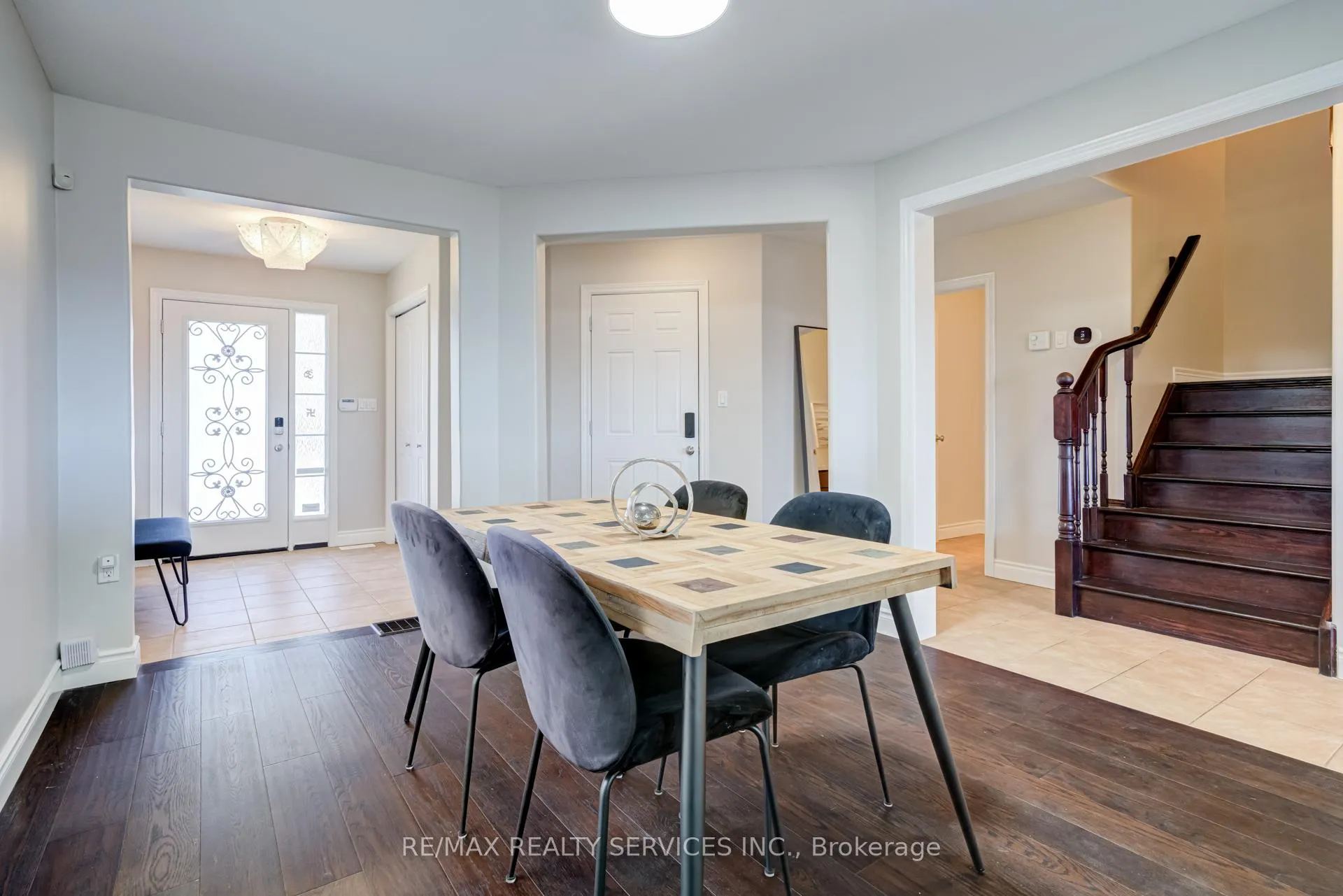 Photo 6 of 141 Kemp Crescent, Guelph, Grange Road — HOMEH