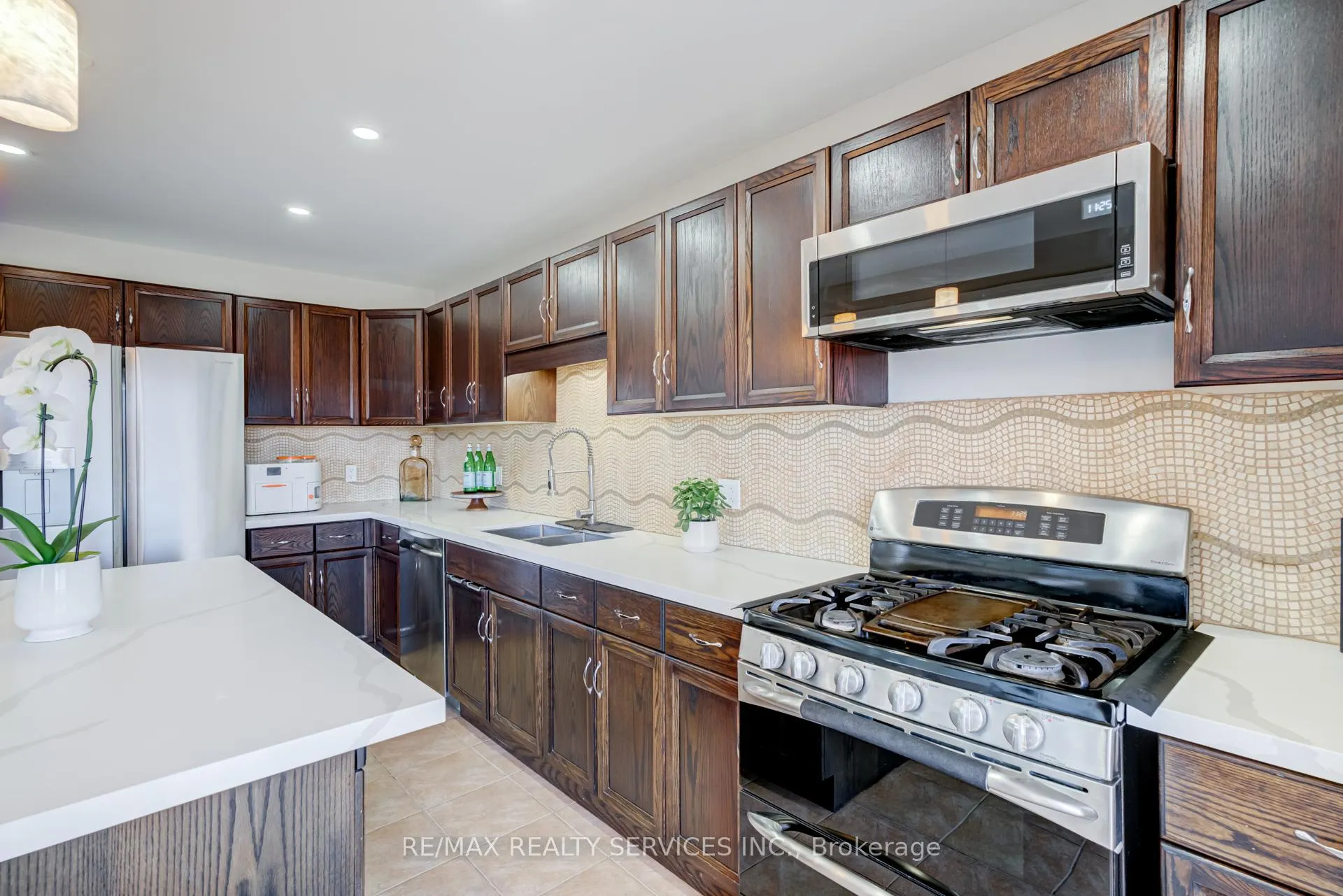 Photo 9 of 141 Kemp Crescent, Guelph, Grange Road — HOMEH