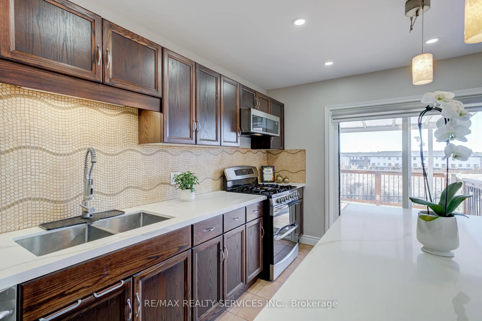 Photo 10 of 141 Kemp Crescent, Guelph, Grange Road — HOMEH