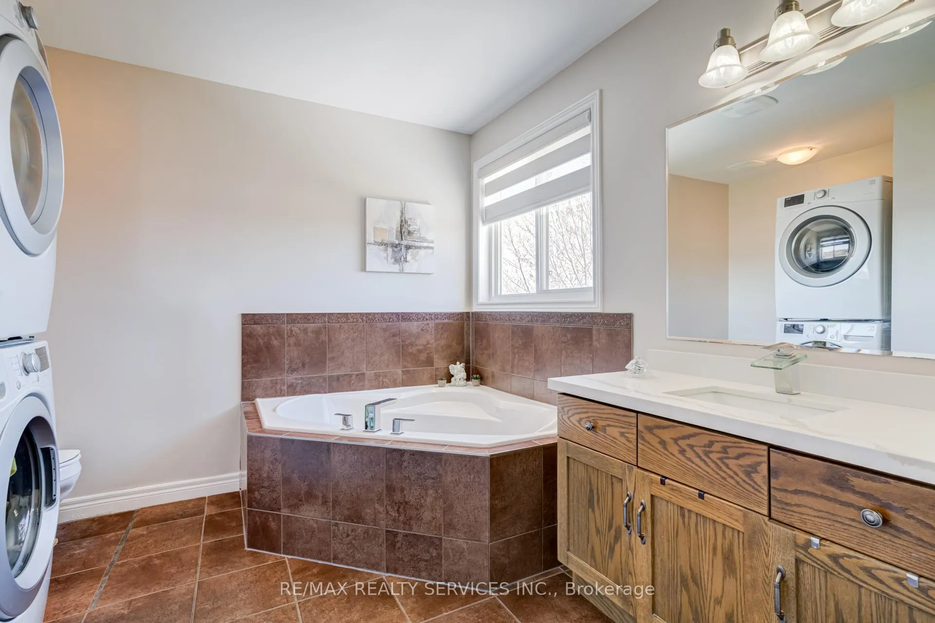Photo 21 of 141 Kemp Crescent, Guelph, Grange Road — HOMEH