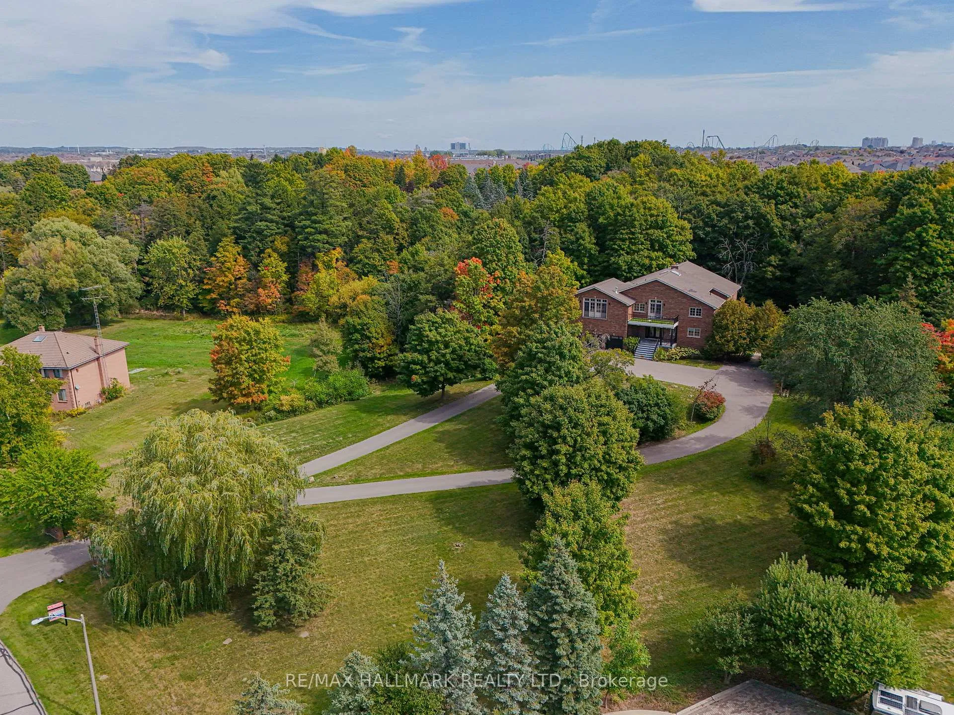 Photo 3 of 61 Petermar Drive, Vaughan, Vellore Village — HOMEH