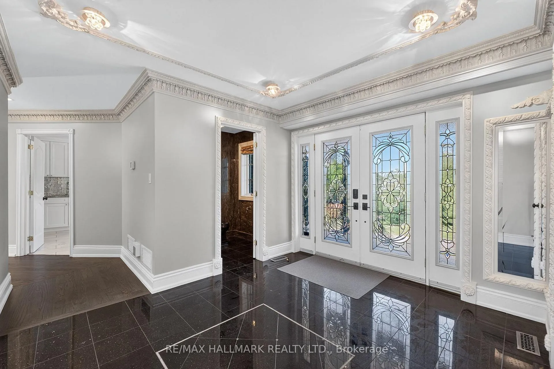 Photo 5 of 61 Petermar Drive, Vaughan, Vellore Village — HOMEH