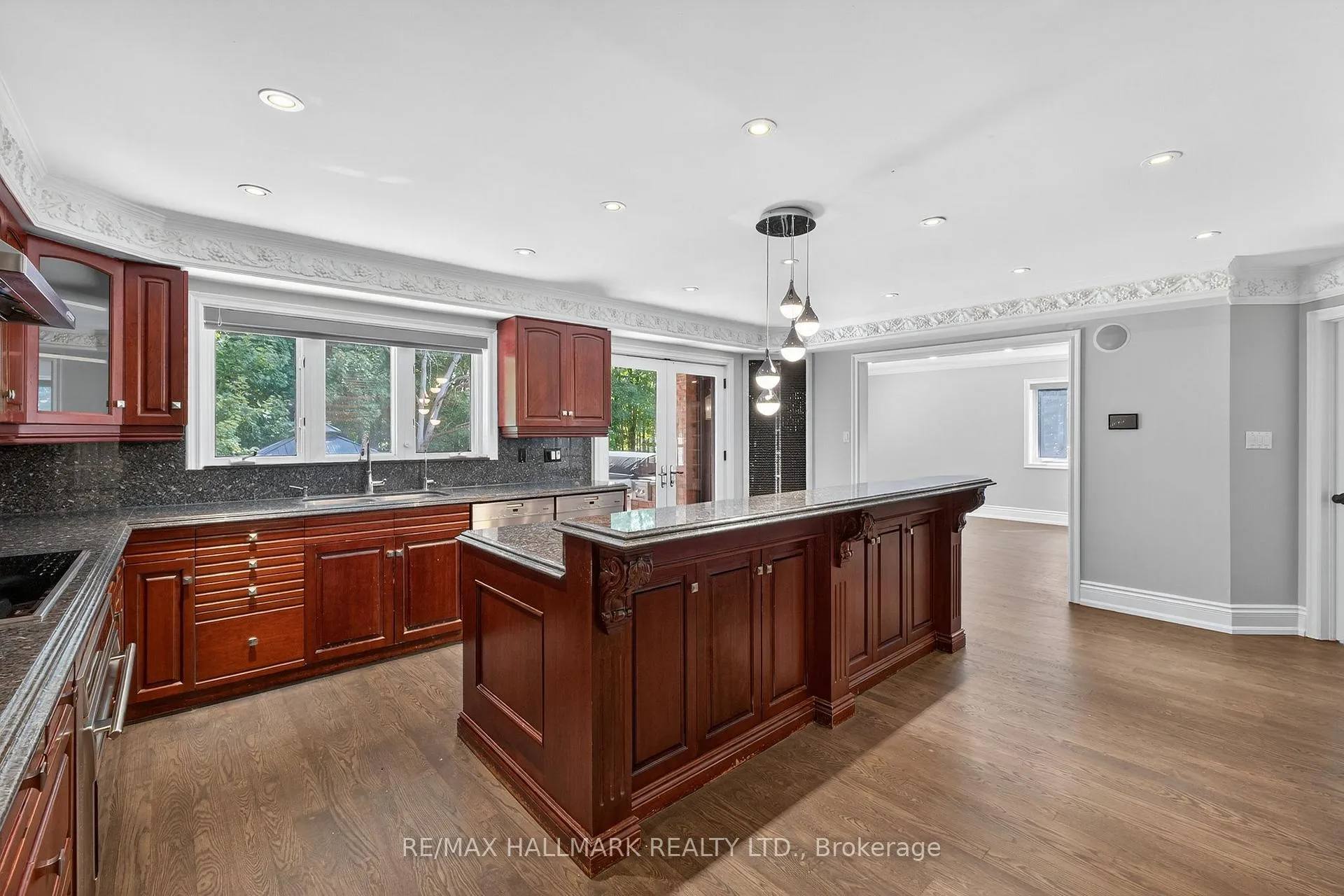 Photo 16 of 61 Petermar Drive, Vaughan, Vellore Village — HOMEH