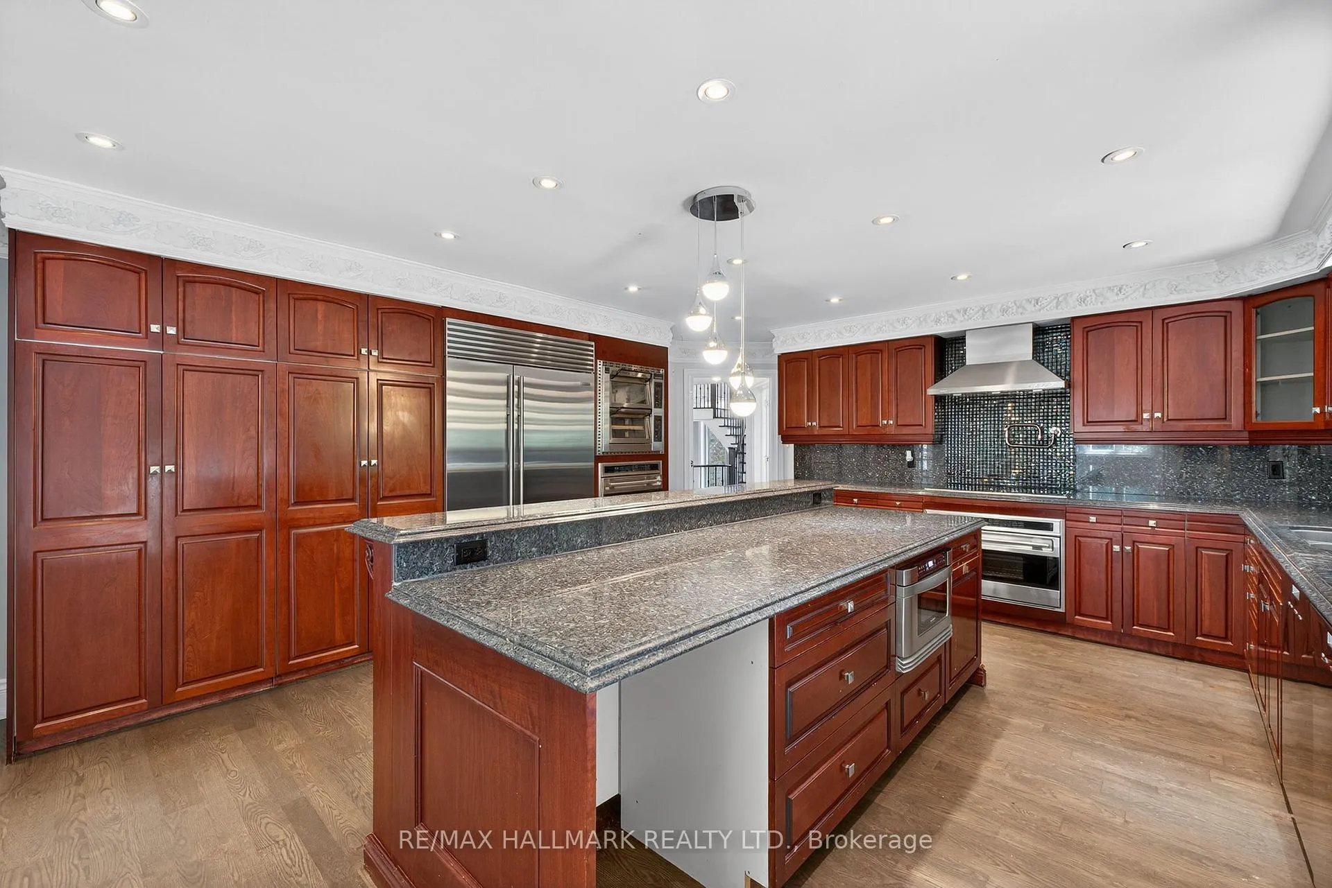 Photo 17 of 61 Petermar Drive, Vaughan, Vellore Village — HOMEH