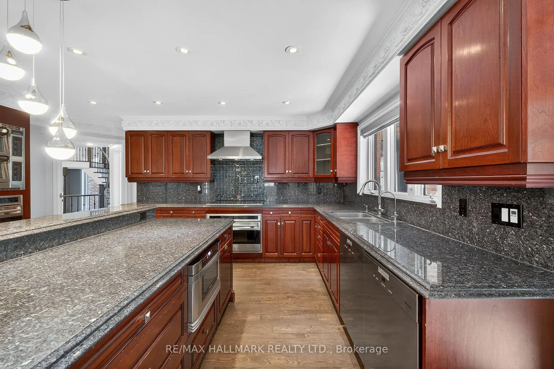 Photo 18 of 61 Petermar Drive, Vaughan, Vellore Village — HOMEH