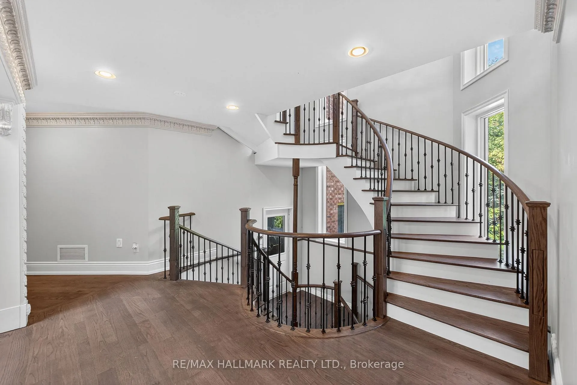 Photo 24 of 61 Petermar Drive, Vaughan, Vellore Village — HOMEH
