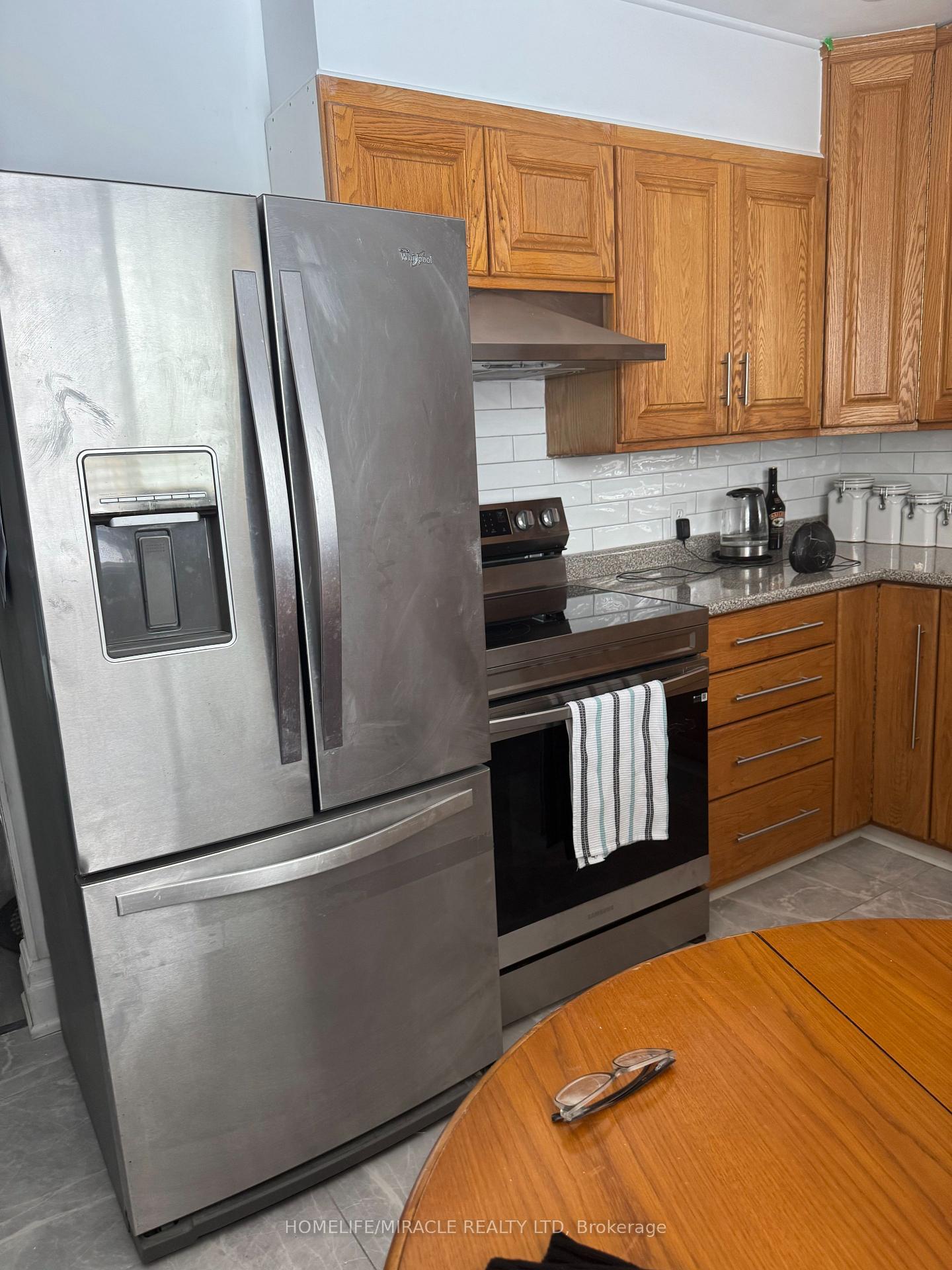 Photo 14 of Unit Upper Level, 52 Simpson ( Upper Level ) Avenue, Clarington, Bowmanville — HOMEH