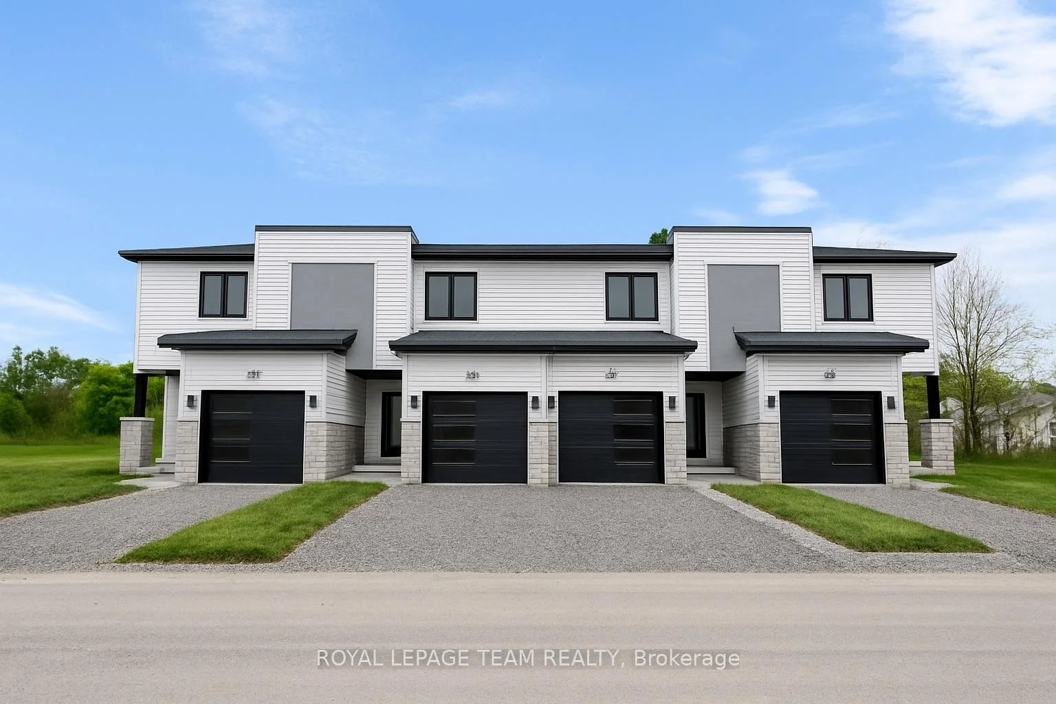 Photo of 350 Lewis Street W