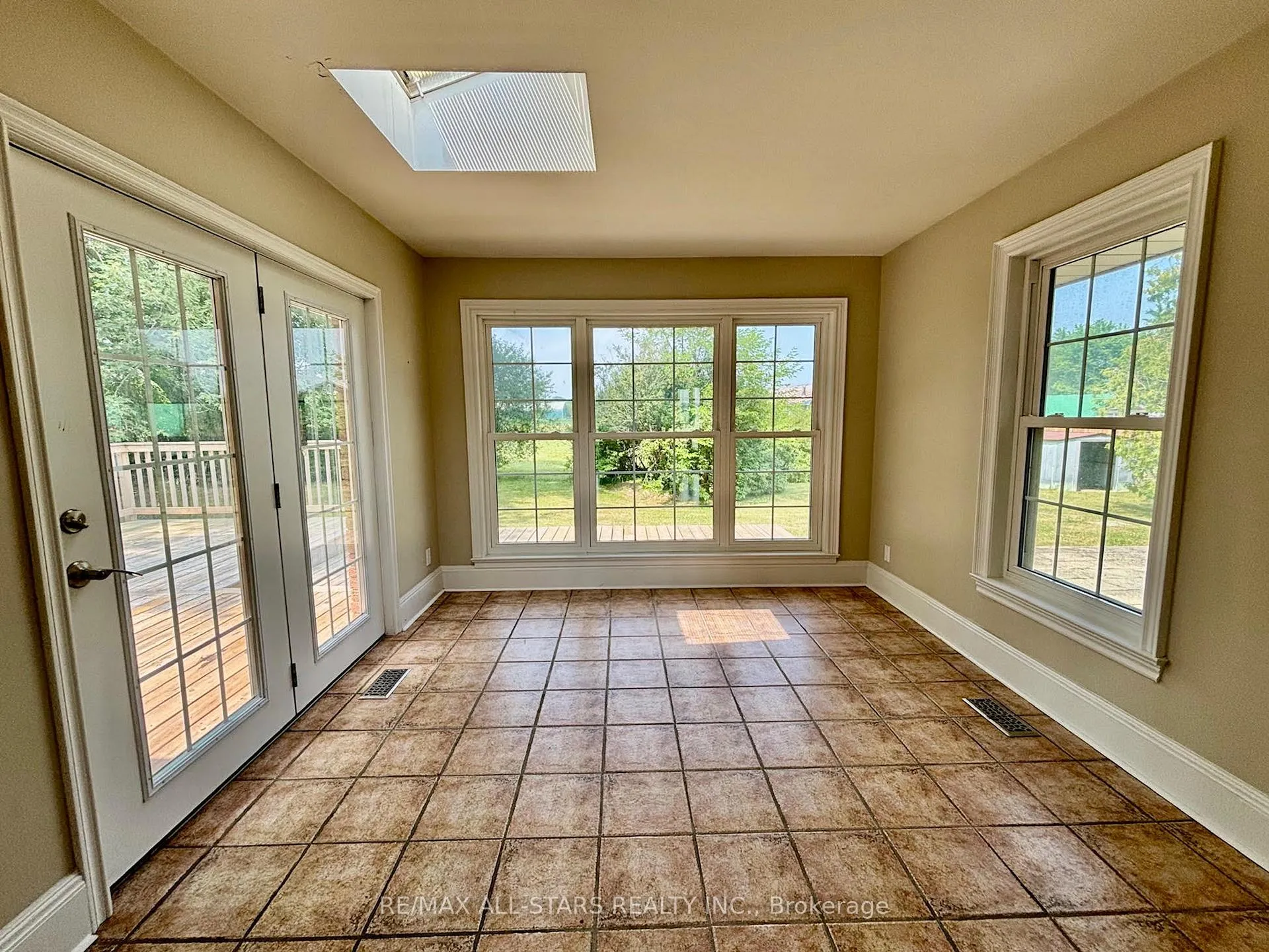 Photo 5 of 11648 Kennedy Road, Markham, Markham Village — HOMEH