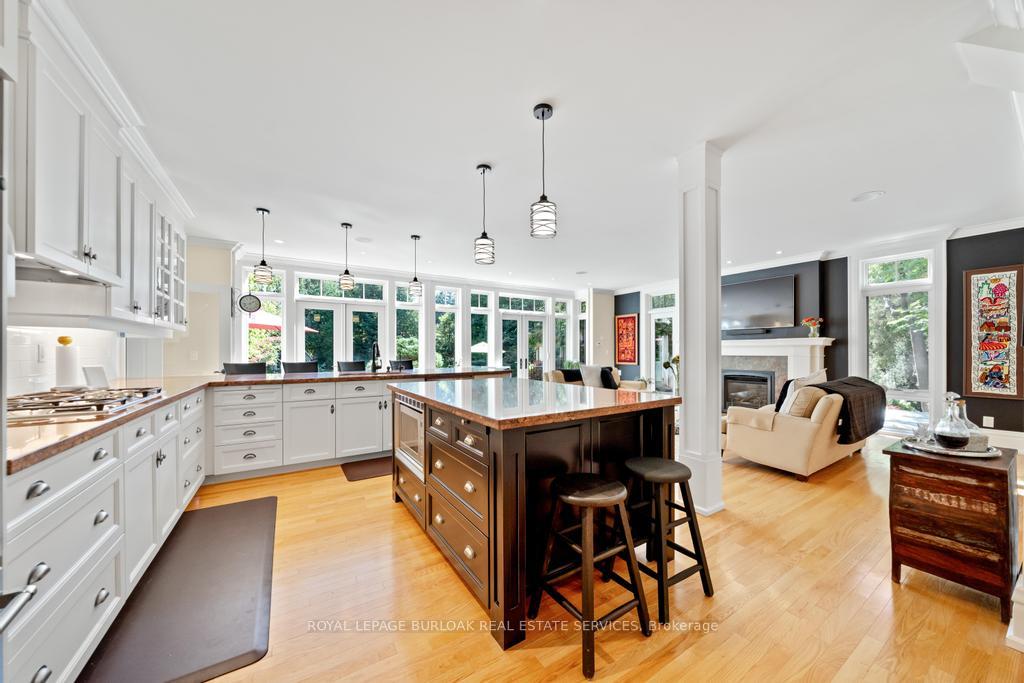 Photo 11 of 3104 First Street, Burlington, Roseland — HOMEH
