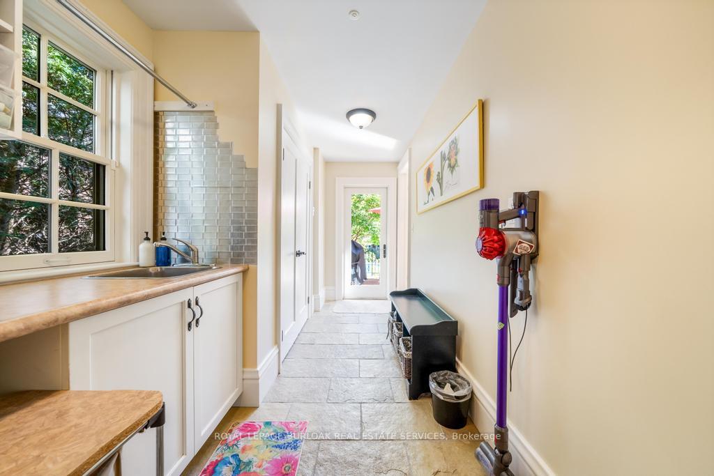Photo 18 of 3104 First Street, Burlington, Roseland — HOMEH