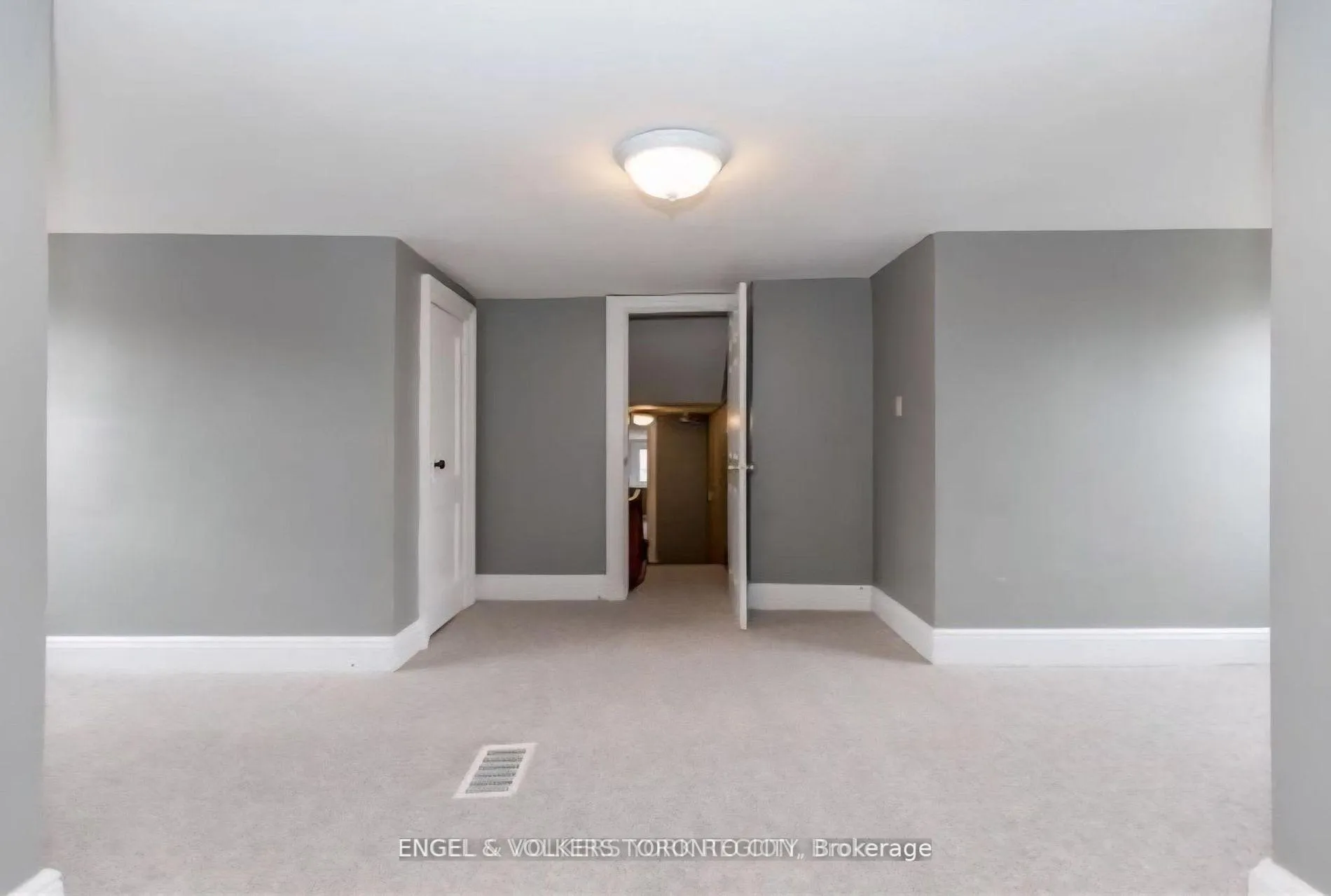 Photo 10 of 23 Lount Street, Barrie, Wellington — HOMEH