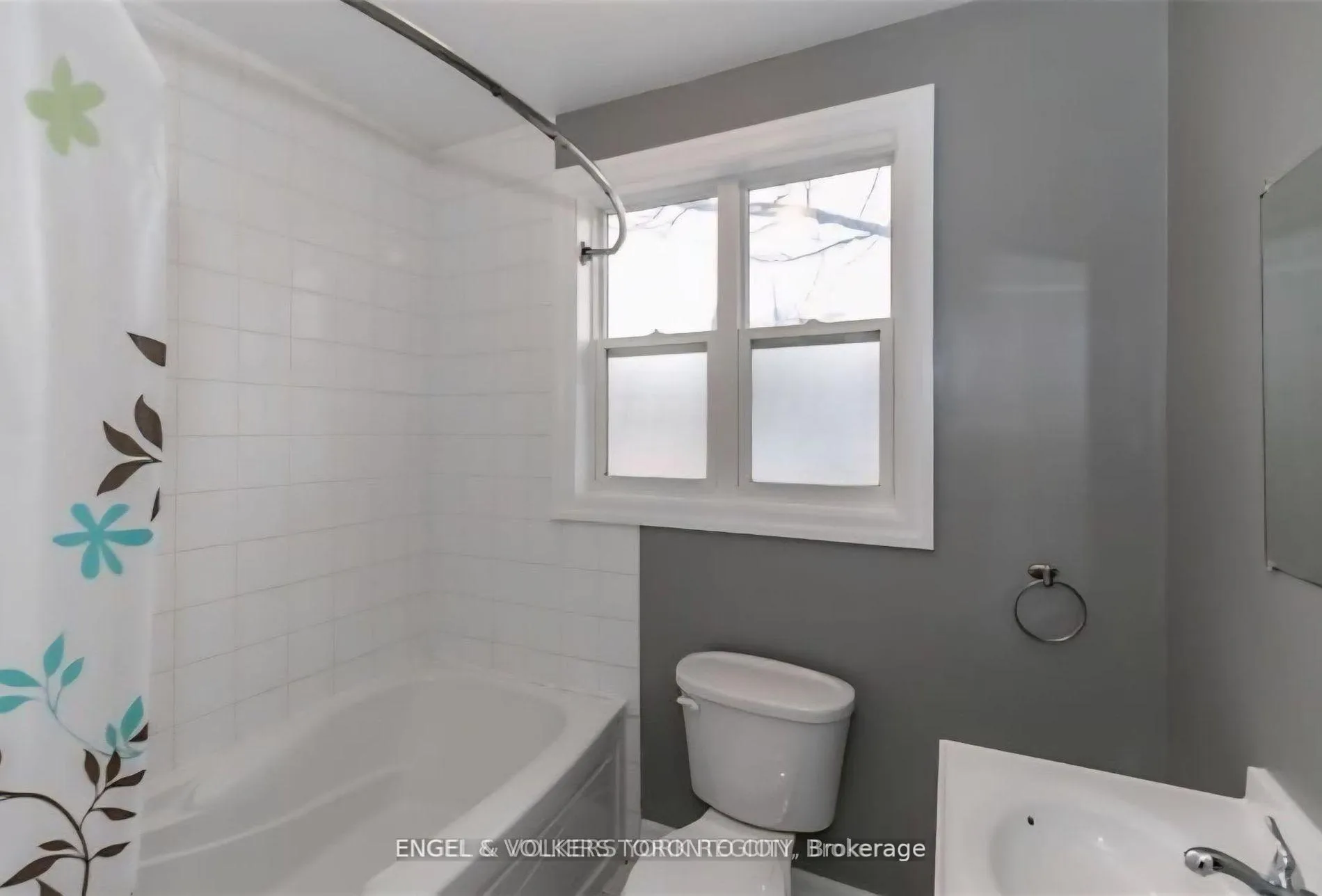 Photo 13 of 23 Lount Street, Barrie, Wellington — HOMEH