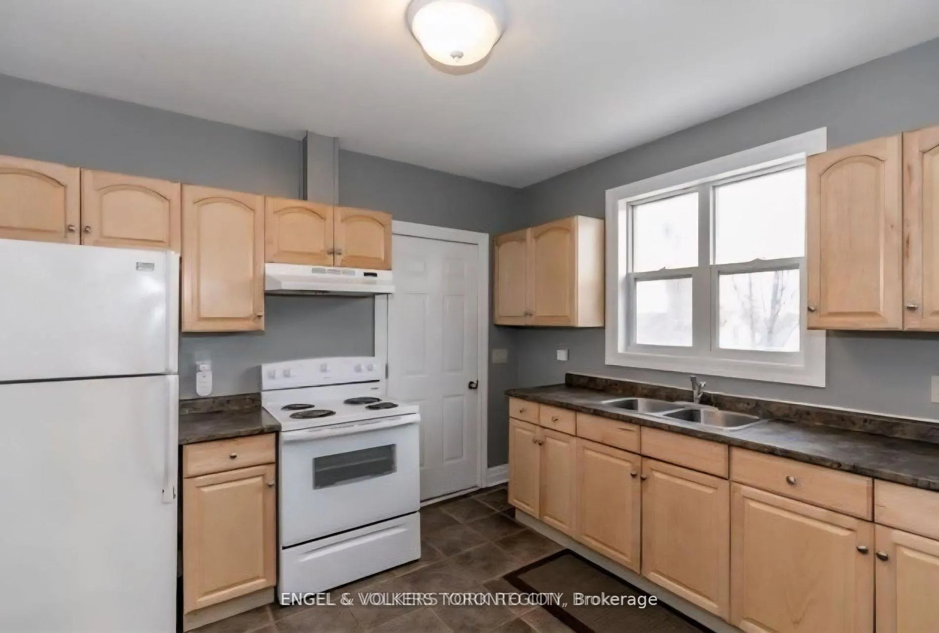 Photo 16 of 23 Lount Street, Barrie, Wellington — HOMEH