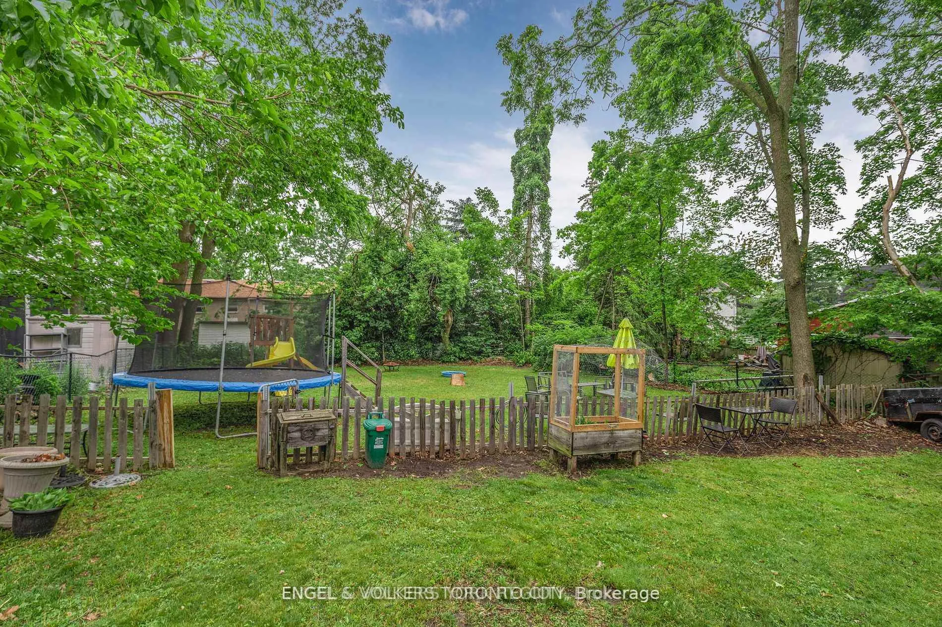 Photo 27 of 23 Lount Street, Barrie, Wellington — HOMEH