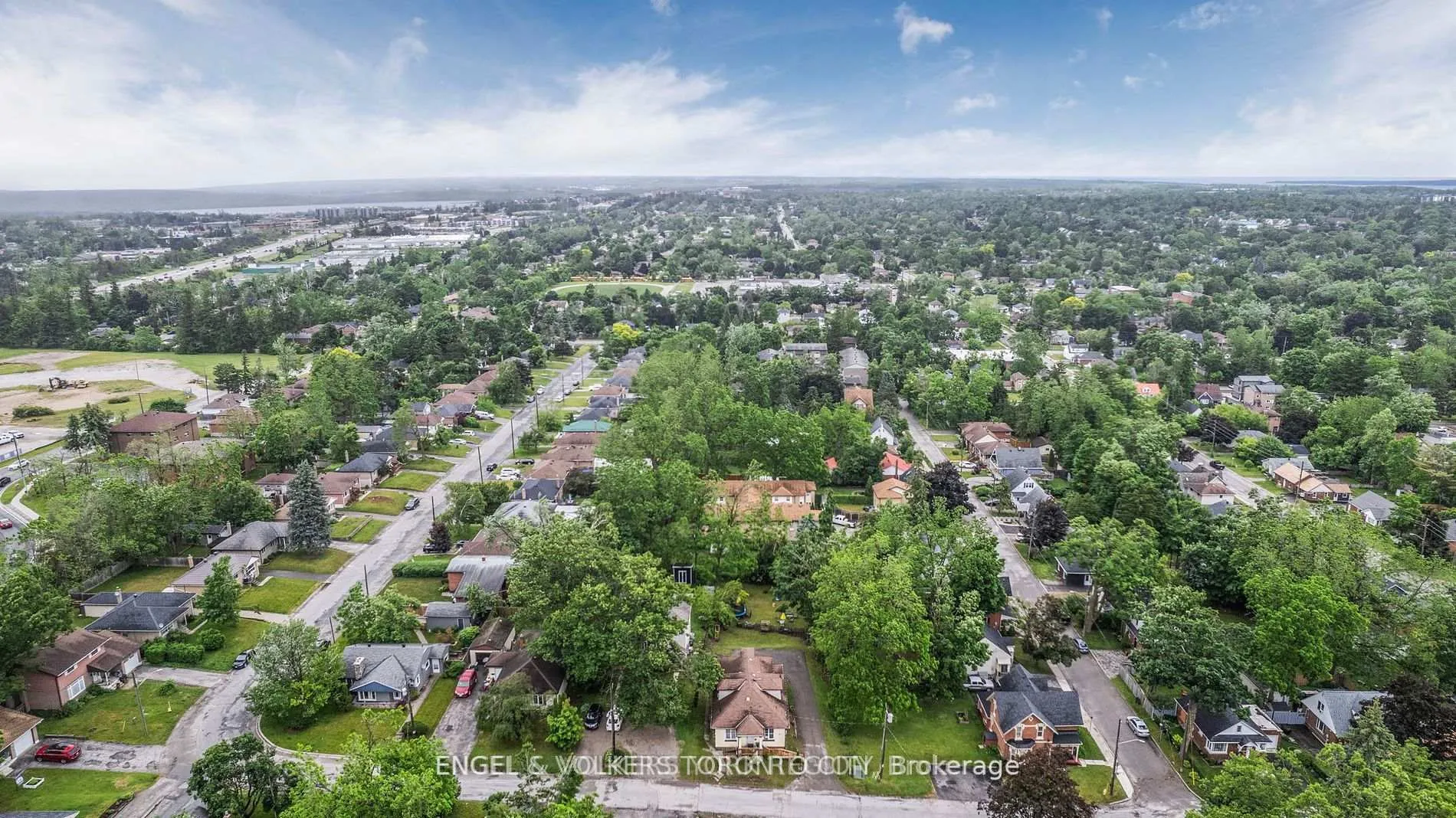 Photo 33 of 23 Lount Street, Barrie, Wellington — HOMEH