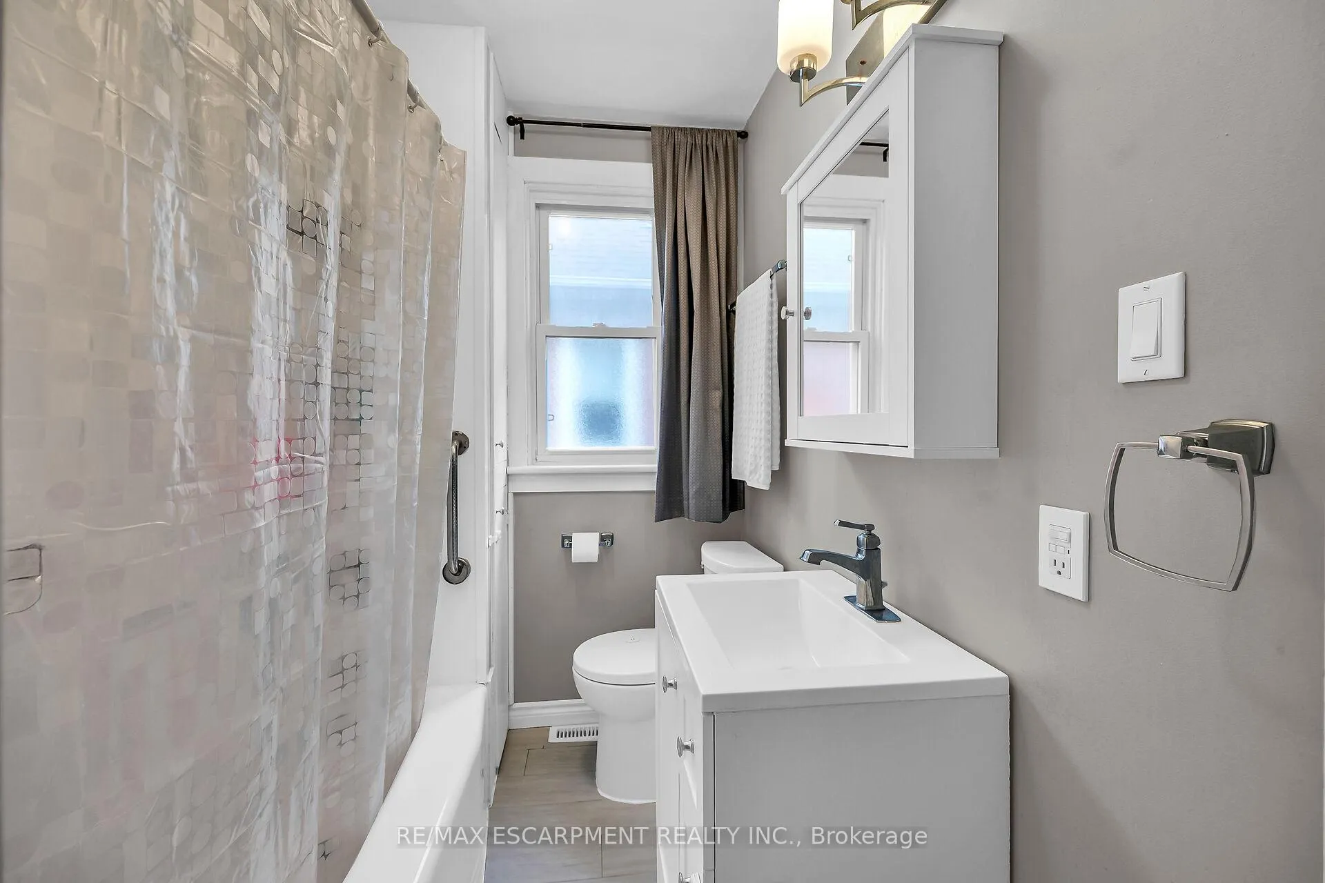 Photo 16 of 244 Cope Street, Hamilton, Homeside — HOMEH