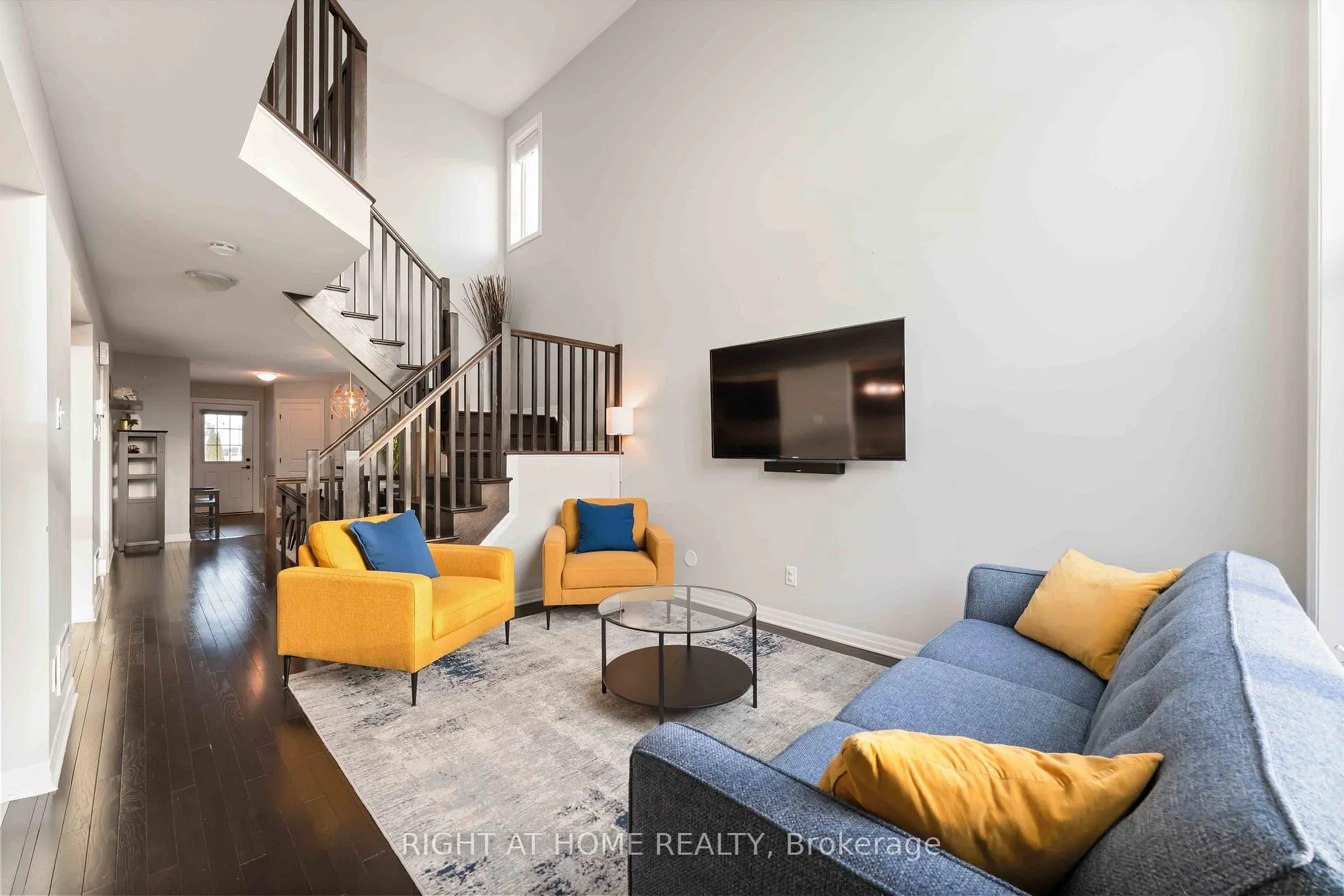 Photo 5 of 237 Kingswell Street, Ottawa, Leitrim — HOMEH
