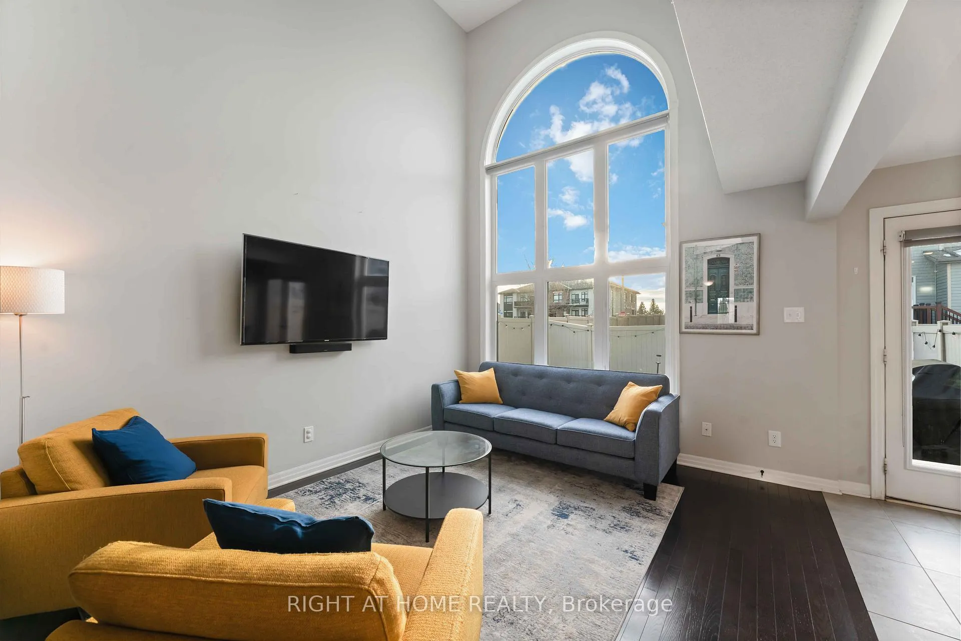 Photo 7 of 237 Kingswell Street, Ottawa, Leitrim — HOMEH