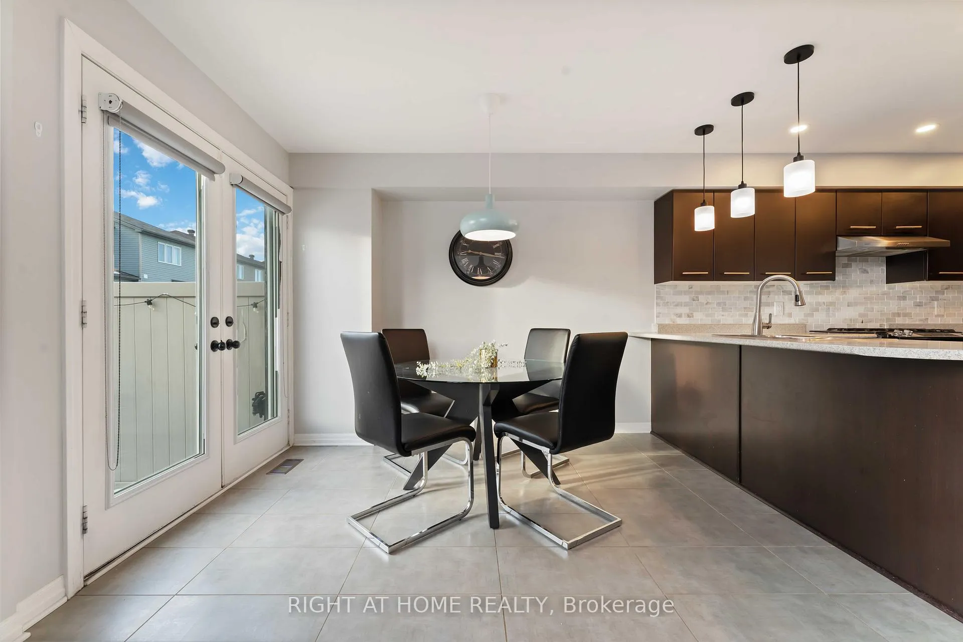 Photo 8 of 237 Kingswell Street, Ottawa, Leitrim — HOMEH