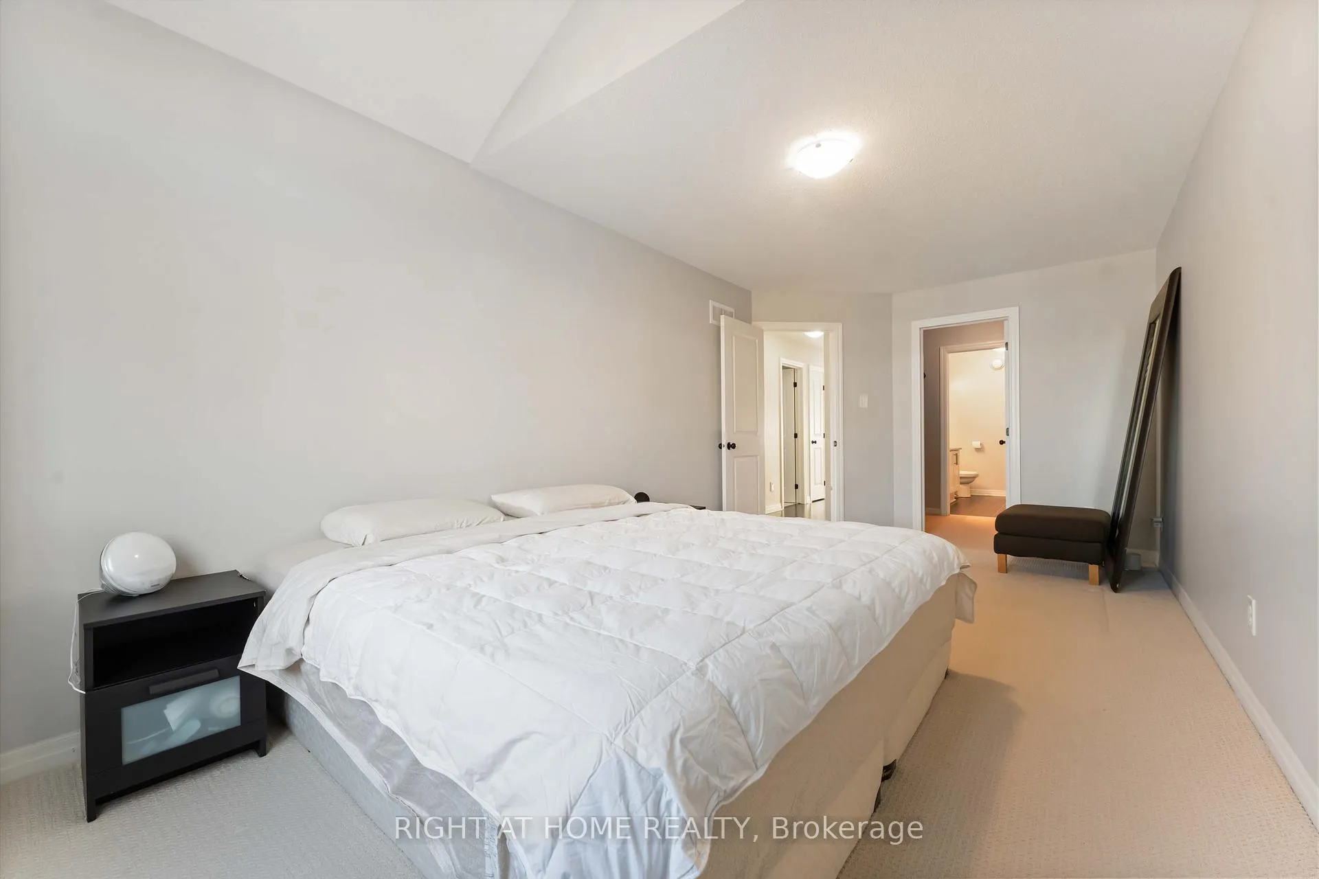 Photo 17 of 237 Kingswell Street, Ottawa, Leitrim — HOMEH
