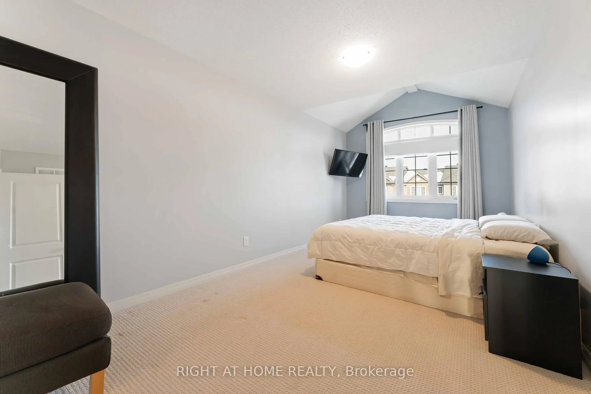 Photo 18 of 237 Kingswell Street, Ottawa, Leitrim — HOMEH