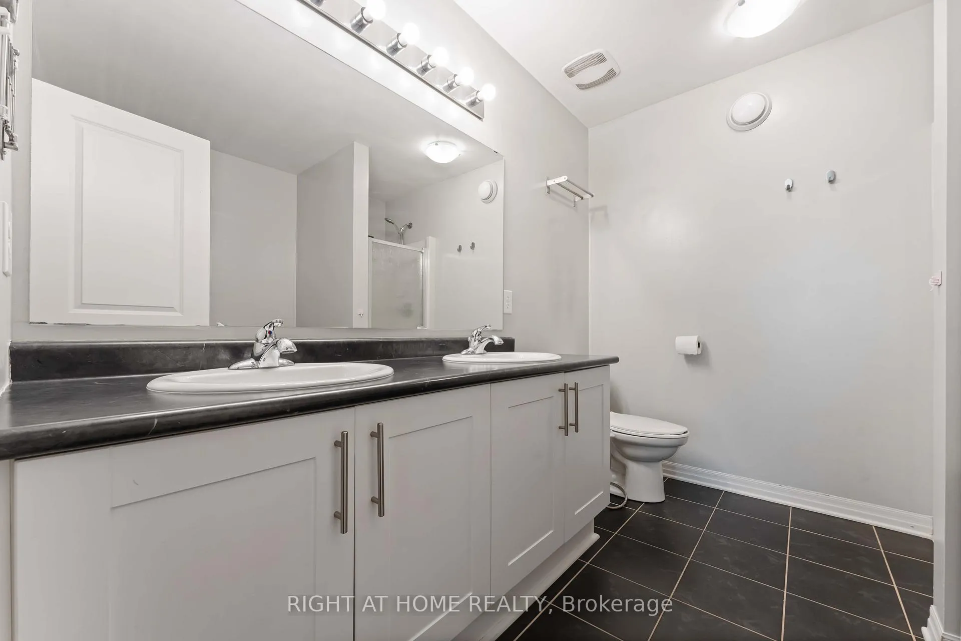 Photo 20 of 237 Kingswell Street, Ottawa, Leitrim — HOMEH
