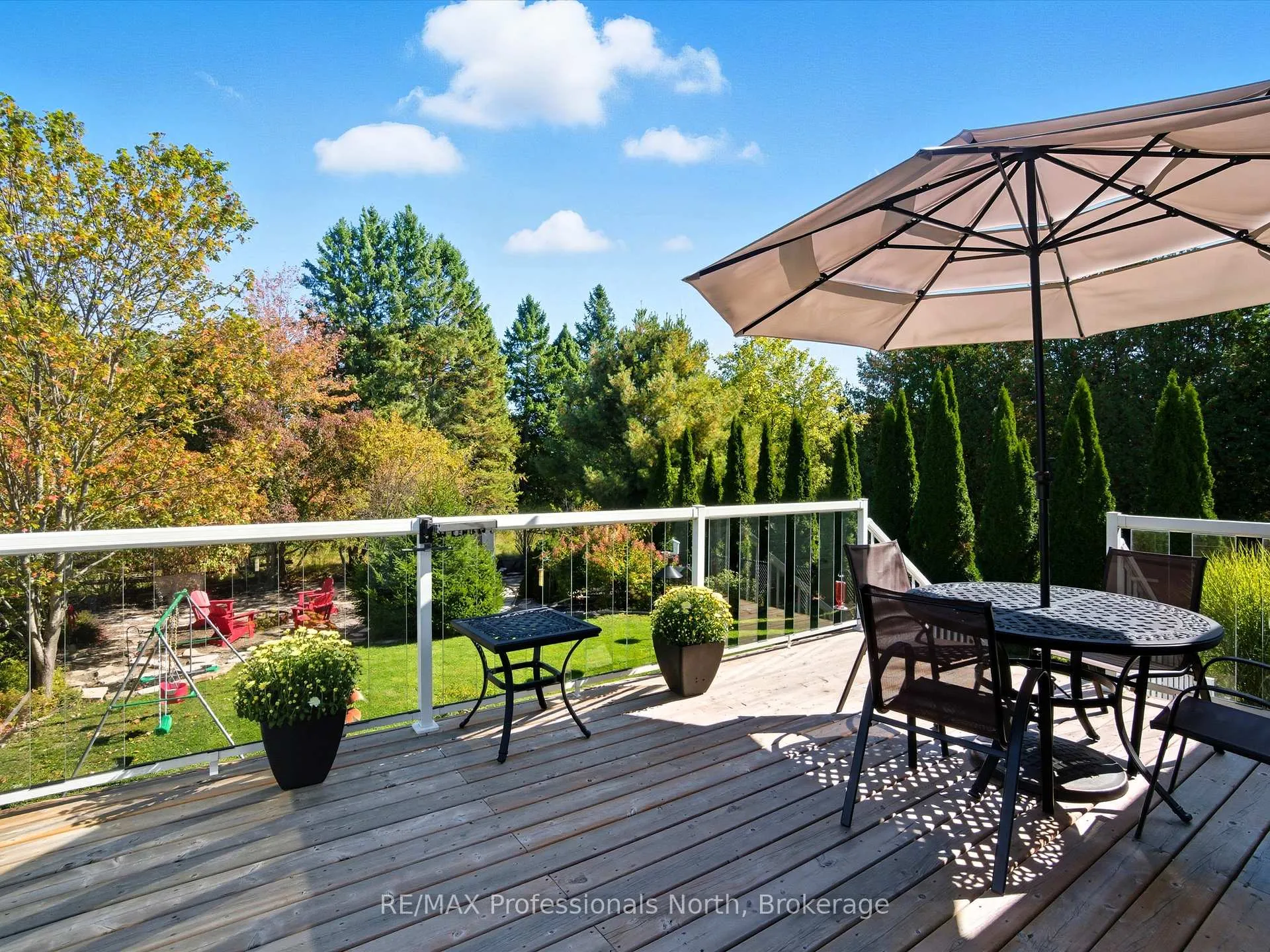Photo 2 of 17 Keall Crescent, Bracebridge, Monck (Bracebridge) — HOMEH