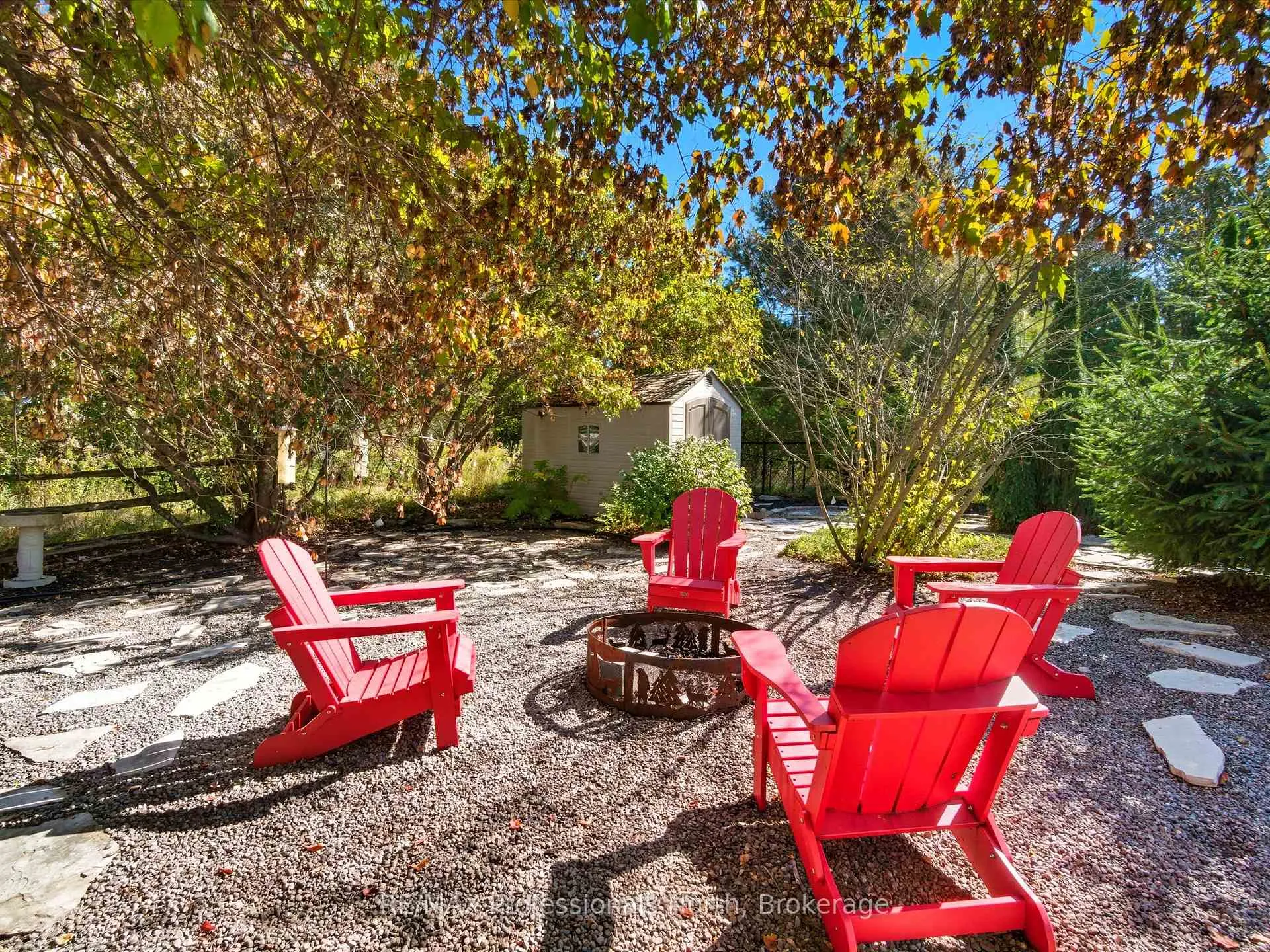 Photo 4 of 17 Keall Crescent, Bracebridge, Monck (Bracebridge) — HOMEH