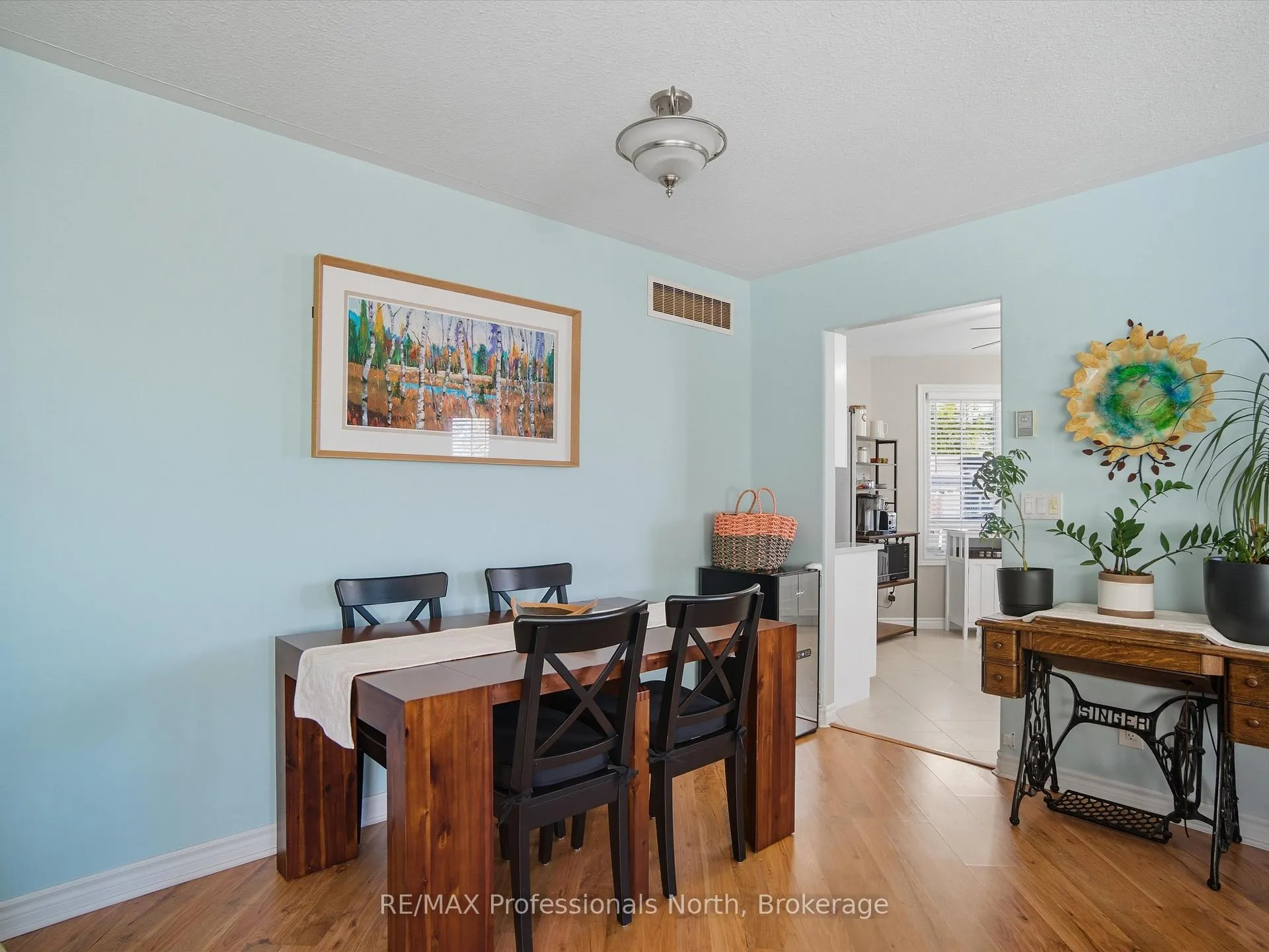 Photo 10 of 17 Keall Crescent, Bracebridge, Monck (Bracebridge) — HOMEH