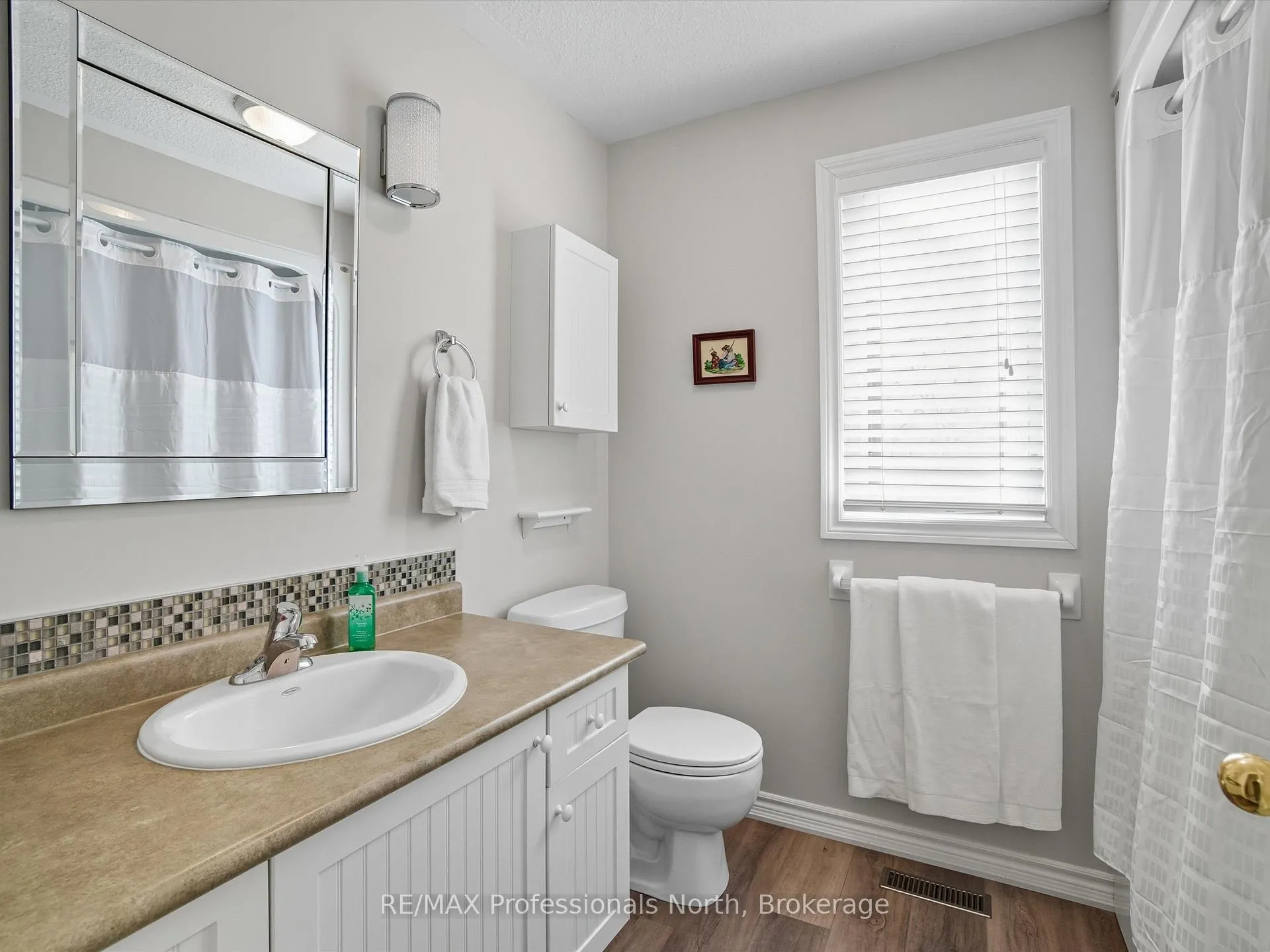 Photo 26 of 17 Keall Crescent, Bracebridge, Monck (Bracebridge) — HOMEH