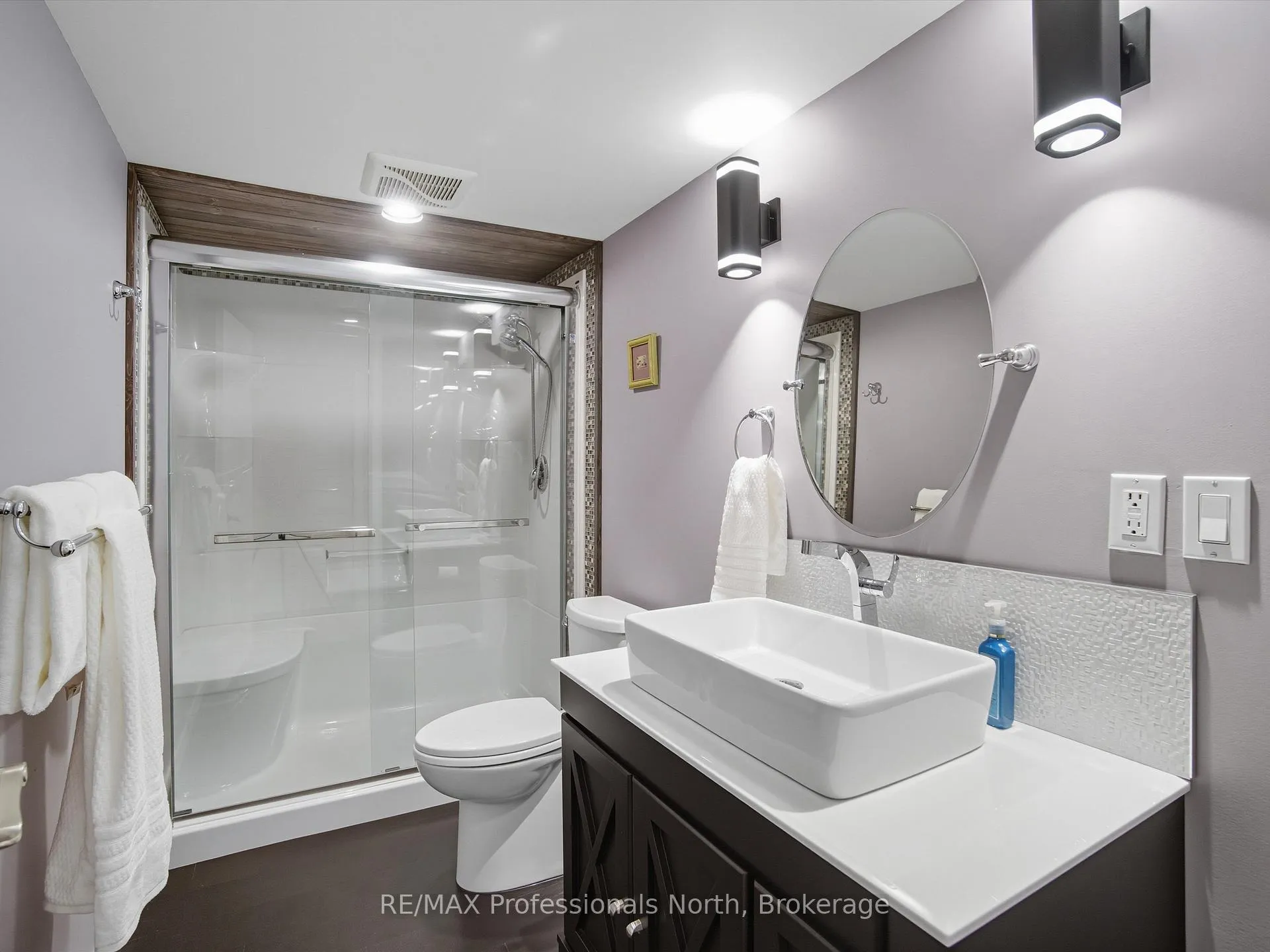 Photo 31 of 17 Keall Crescent, Bracebridge, Monck (Bracebridge) — HOMEH