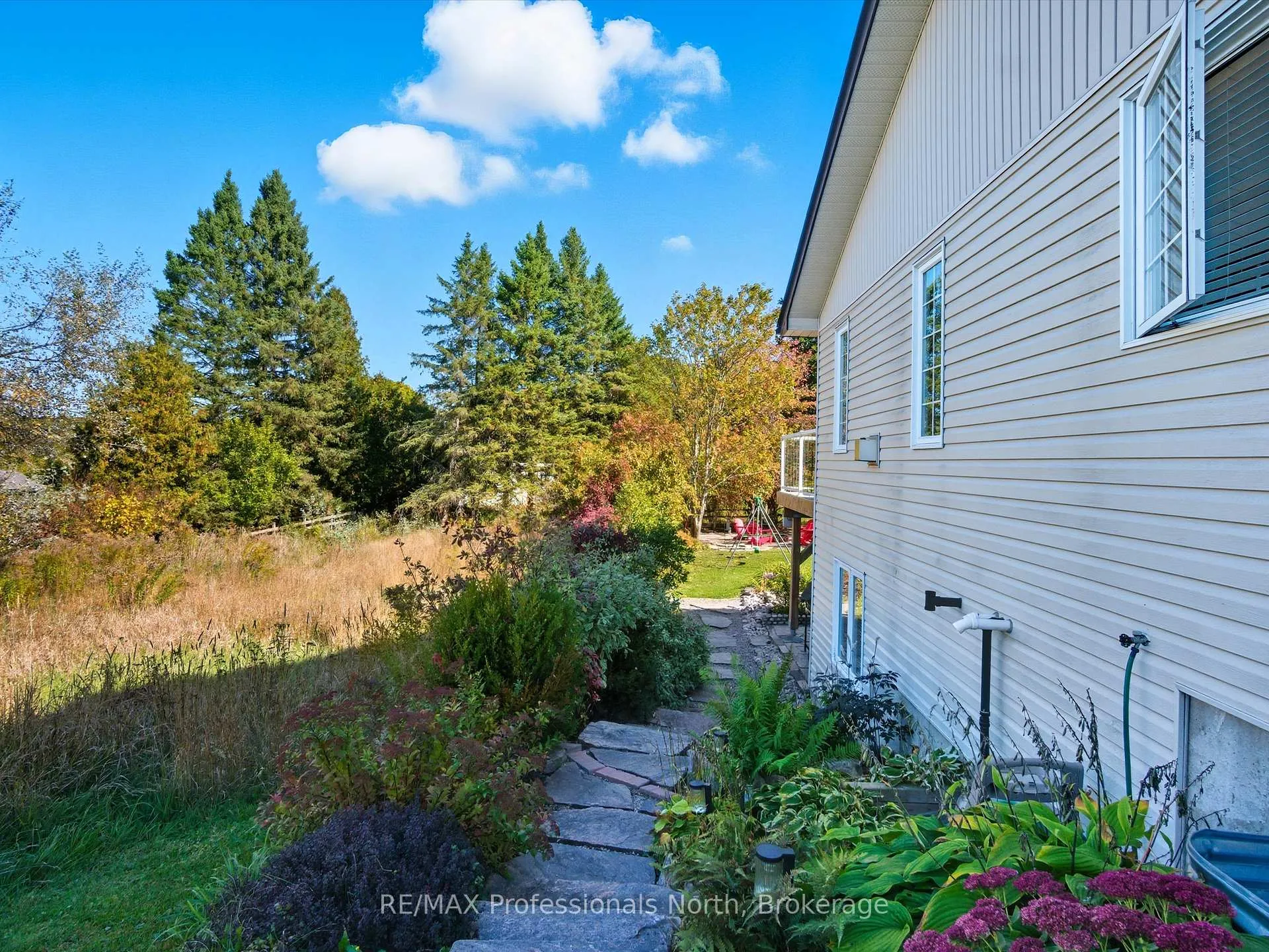 Photo 33 of 17 Keall Crescent, Bracebridge, Monck (Bracebridge) — HOMEH