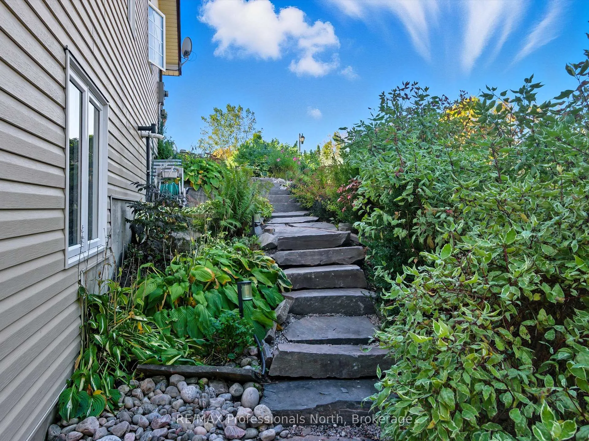 Photo 34 of 17 Keall Crescent, Bracebridge, Monck (Bracebridge) — HOMEH