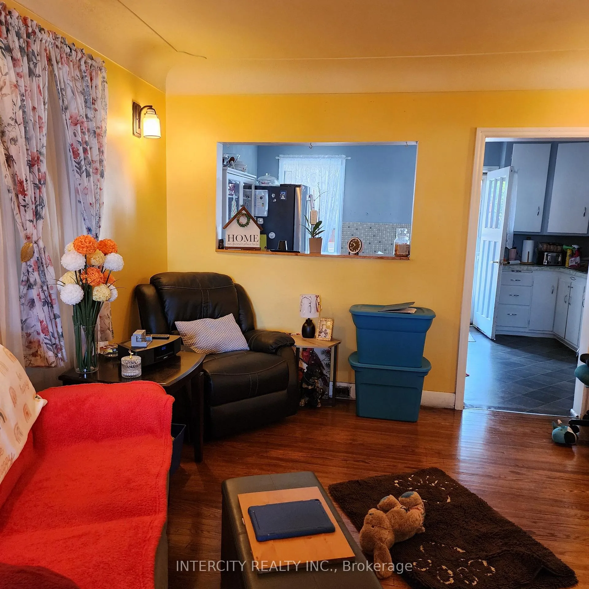 Photo 6 of 70 Mayflower Avenue, Hamilton, Crown Point — HOMEH