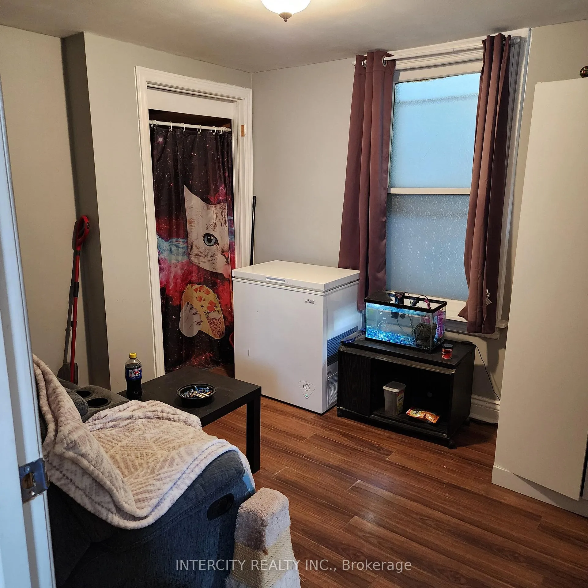 Photo 12 of 70 Mayflower Avenue, Hamilton, Crown Point — HOMEH