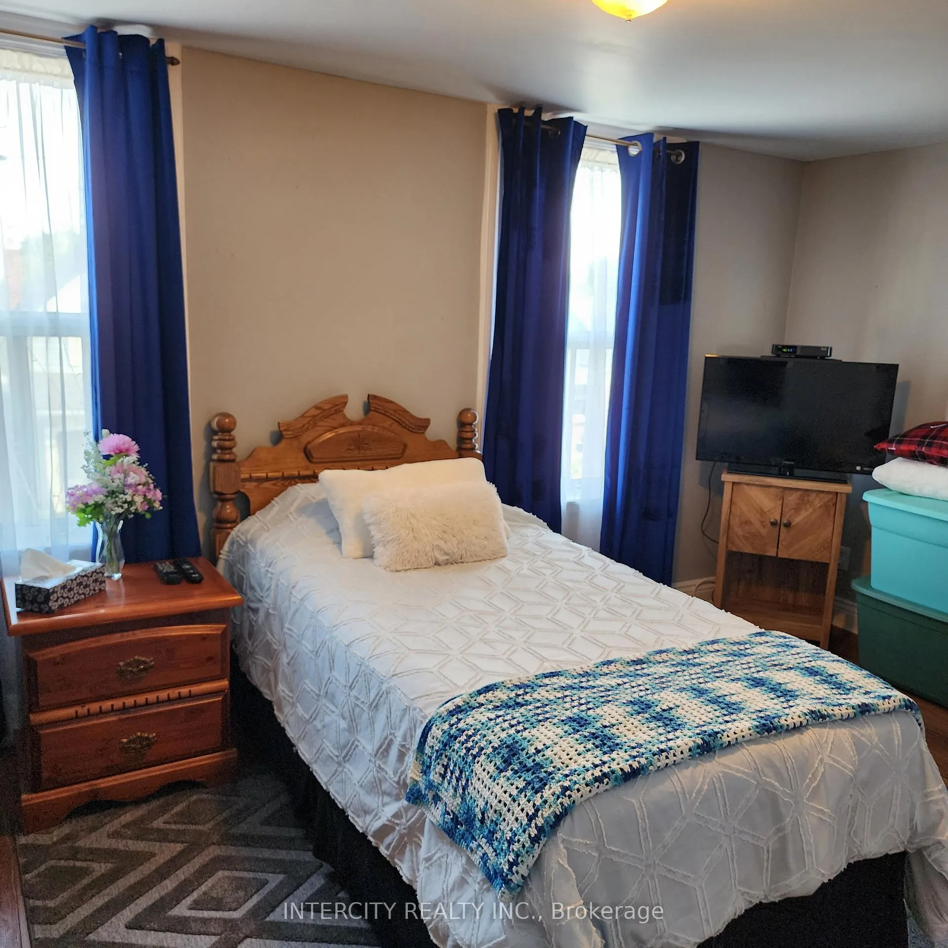 Photo 13 of 70 Mayflower Avenue, Hamilton, Crown Point — HOMEH