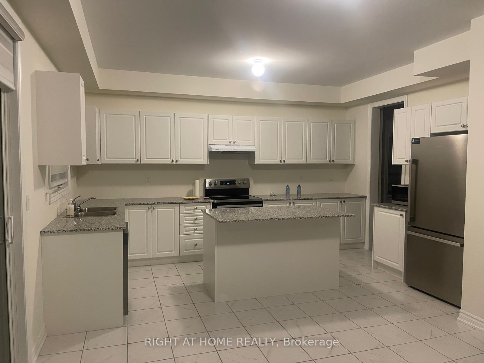Photo 4 of 128 Hawkins Street, Georgina, Sutton & Jackson's Point — HOMEH