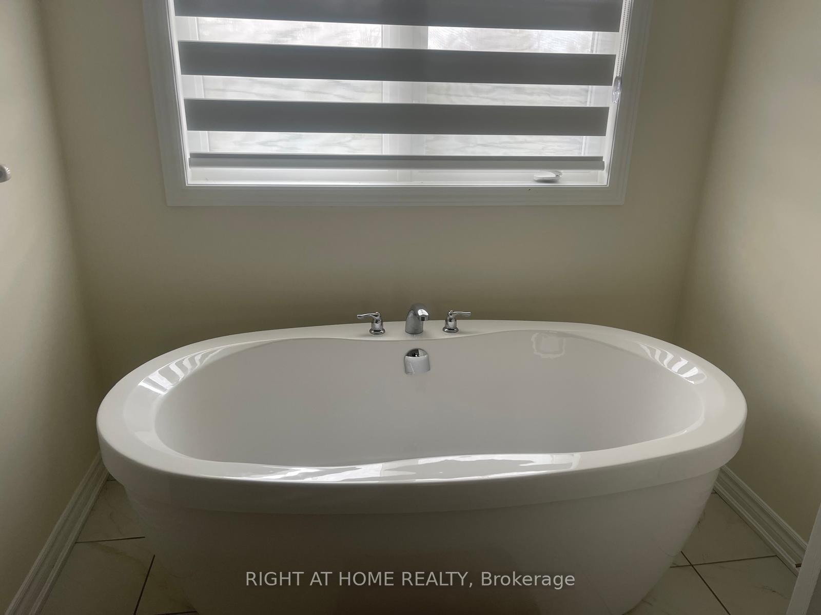 Photo 16 of 128 Hawkins Street, Georgina, Sutton & Jackson's Point — HOMEH
