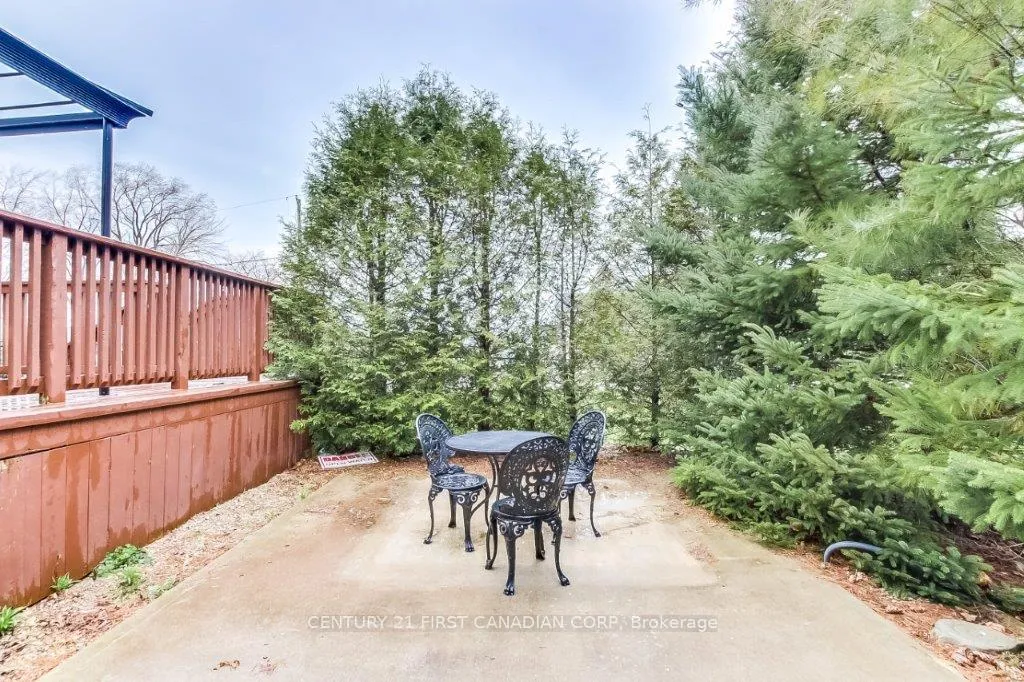 Photo 6 of 71889 Sunridge Crescent, Bluewater, Hay — HOMEH