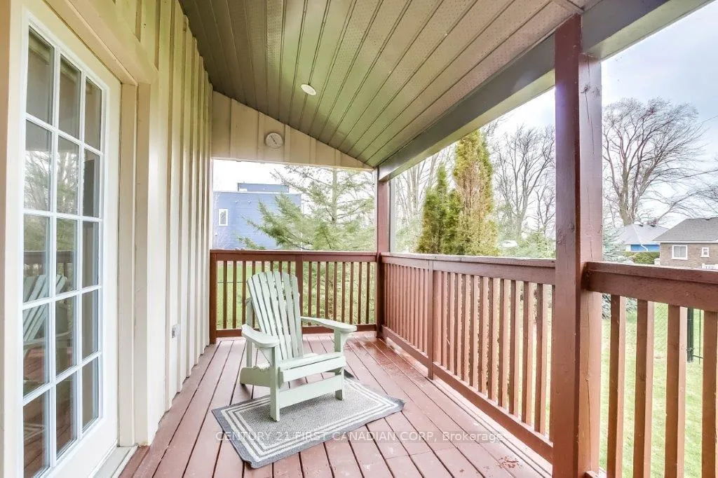 Photo 8 of 71889 Sunridge Crescent, Bluewater, Hay — HOMEH