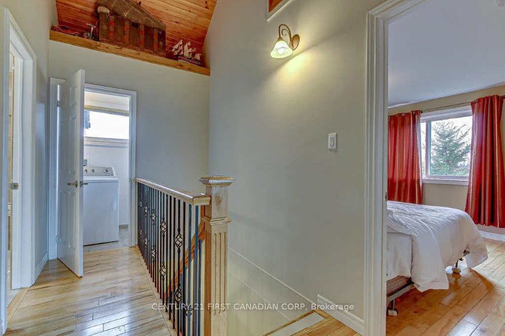 Photo 23 of 71889 Sunridge Crescent, Bluewater, Hay — HOMEH