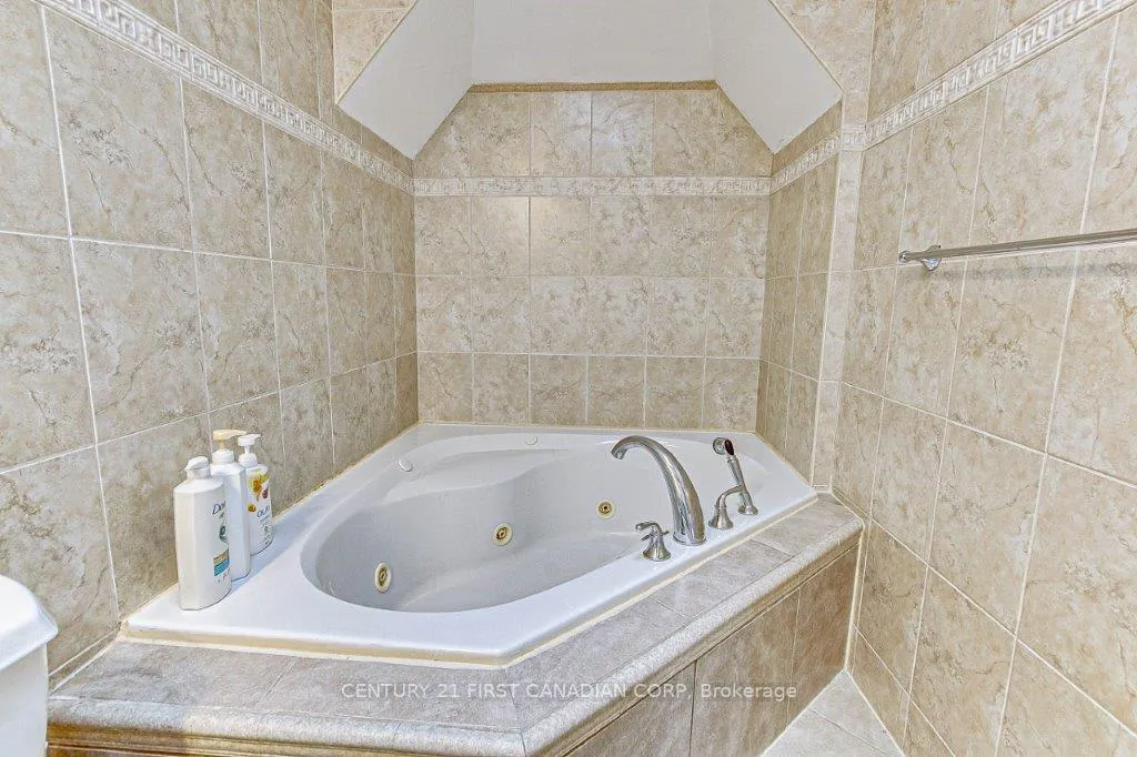 Photo 33 of 71889 Sunridge Crescent, Bluewater, Hay — HOMEH
