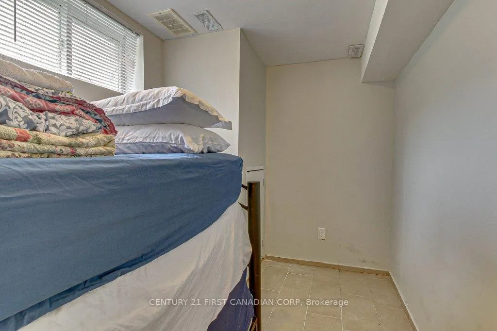 Photo 36 of 71889 Sunridge Crescent, Bluewater, Hay — HOMEH
