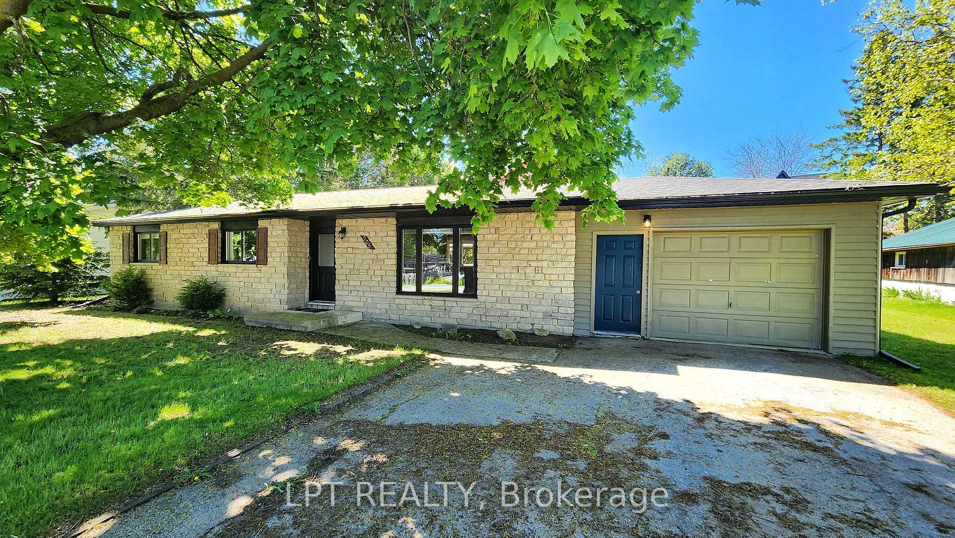 Photo 1 of 205 Christopher Street, Clearview, Stayner — HOMEH