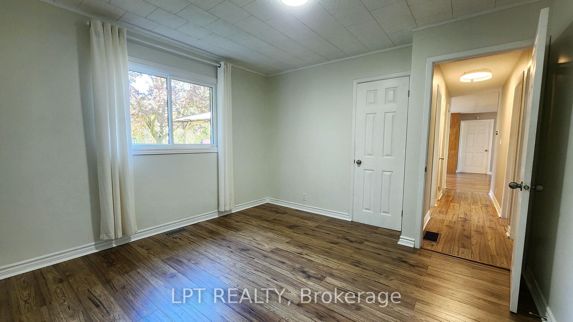 Photo 3 of 205 Christopher Street, Clearview, Stayner — HOMEH
